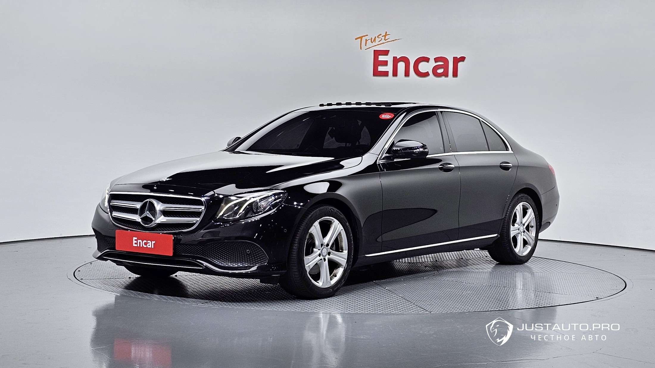 Автомобиль Mercedes-Benz E-Class