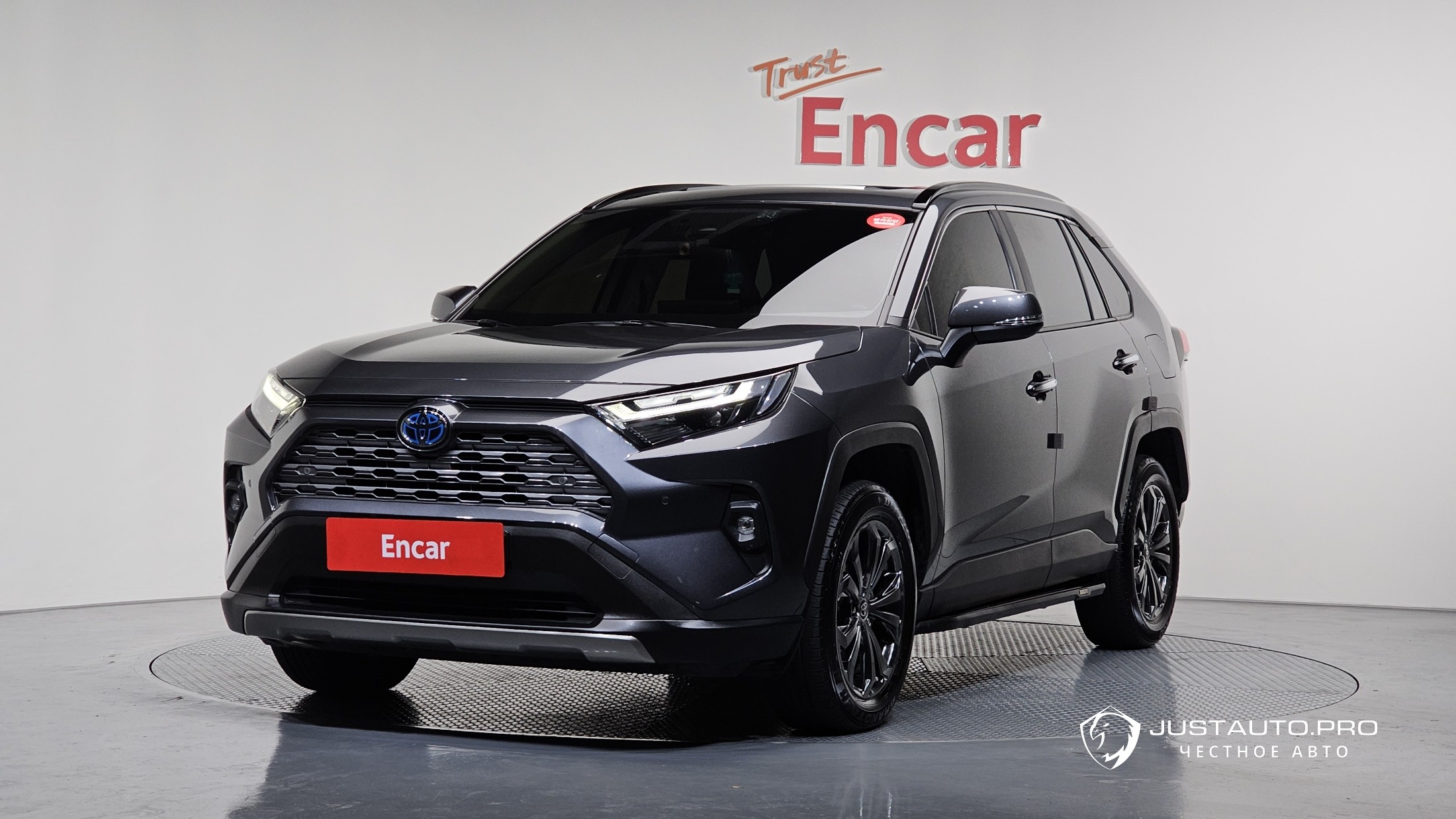 Автомобиль Toyota RAV4