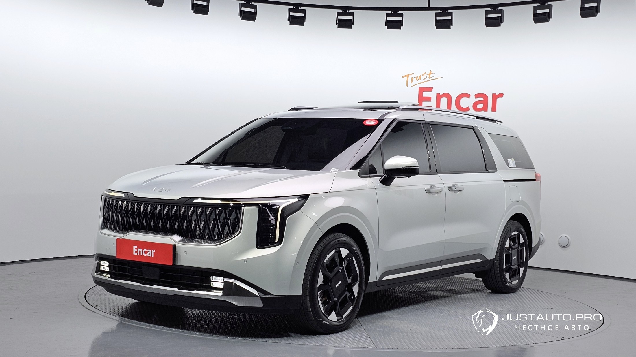 Автомобиль Kia Canival