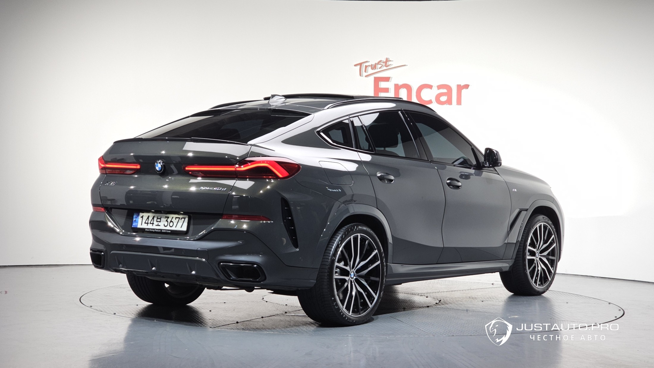 Автомобиль BMW X6