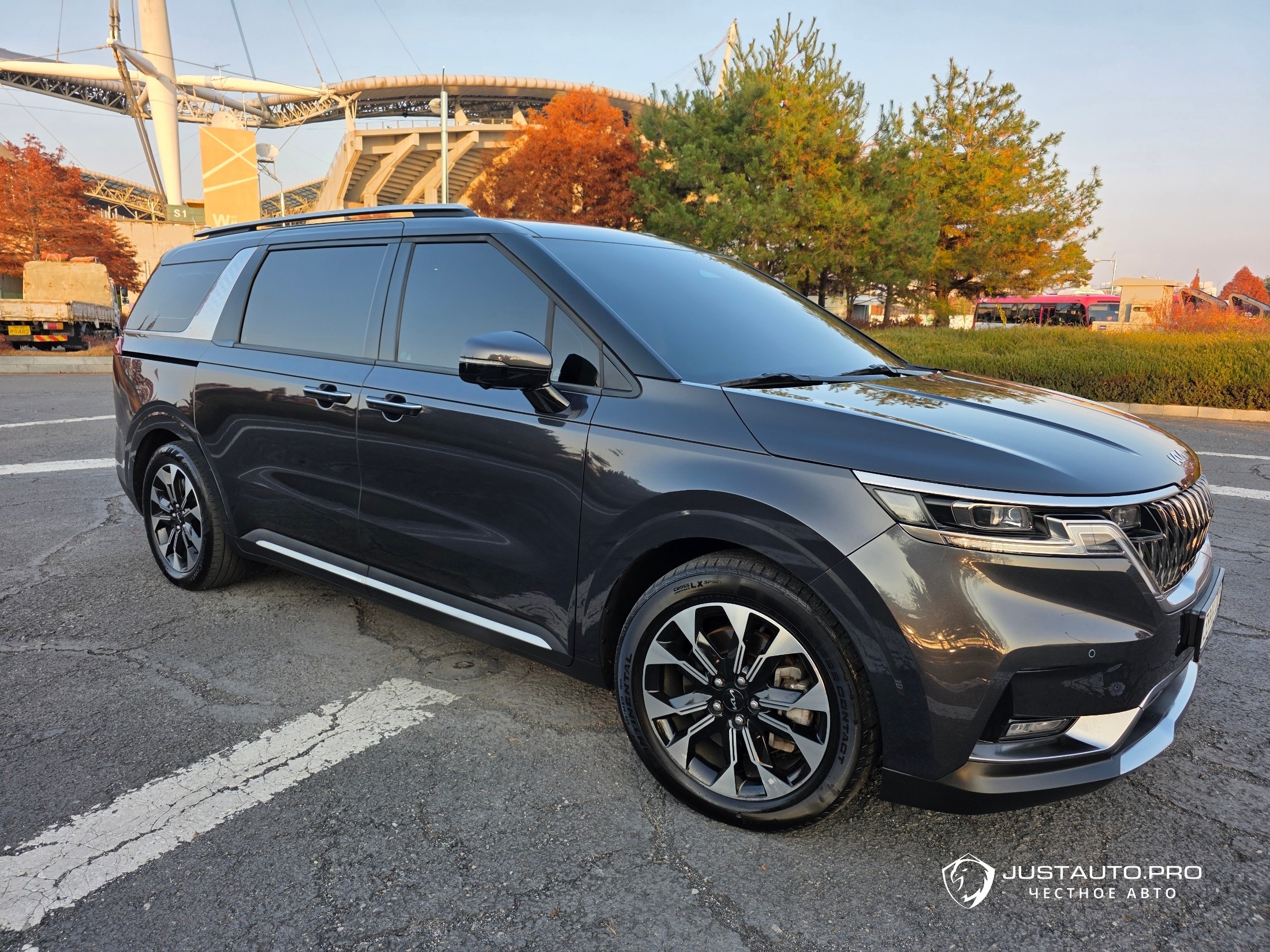 Автомобиль Kia Canival