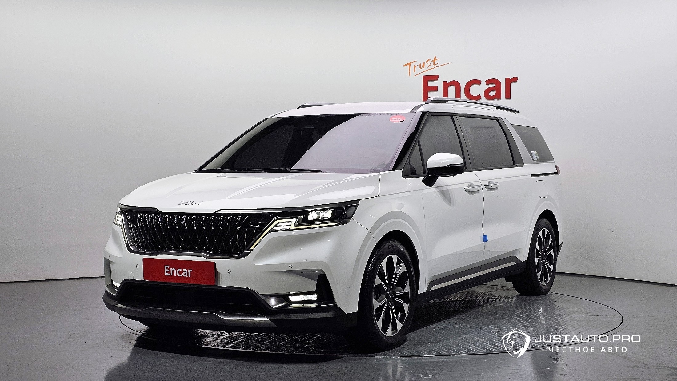 Автомобиль Kia Canival