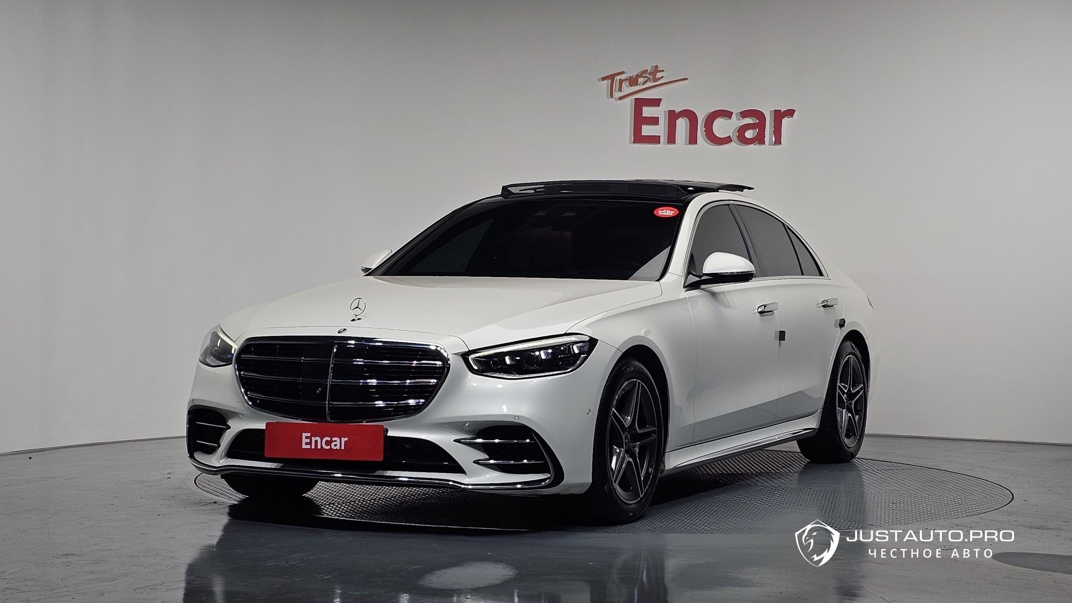 Автомобиль Mercedes-Benz S-Class