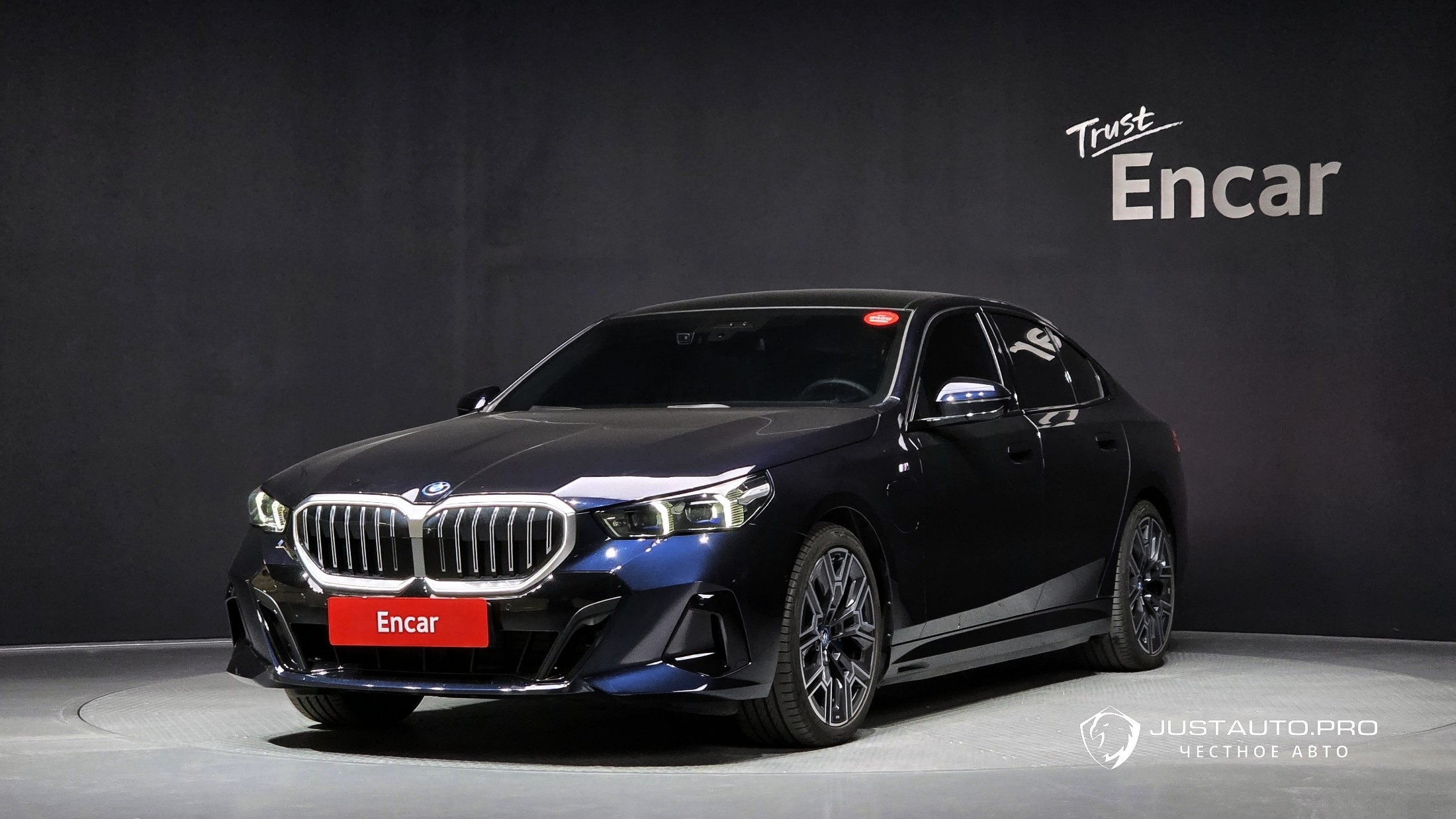 Автомобиль BMW 5-Series