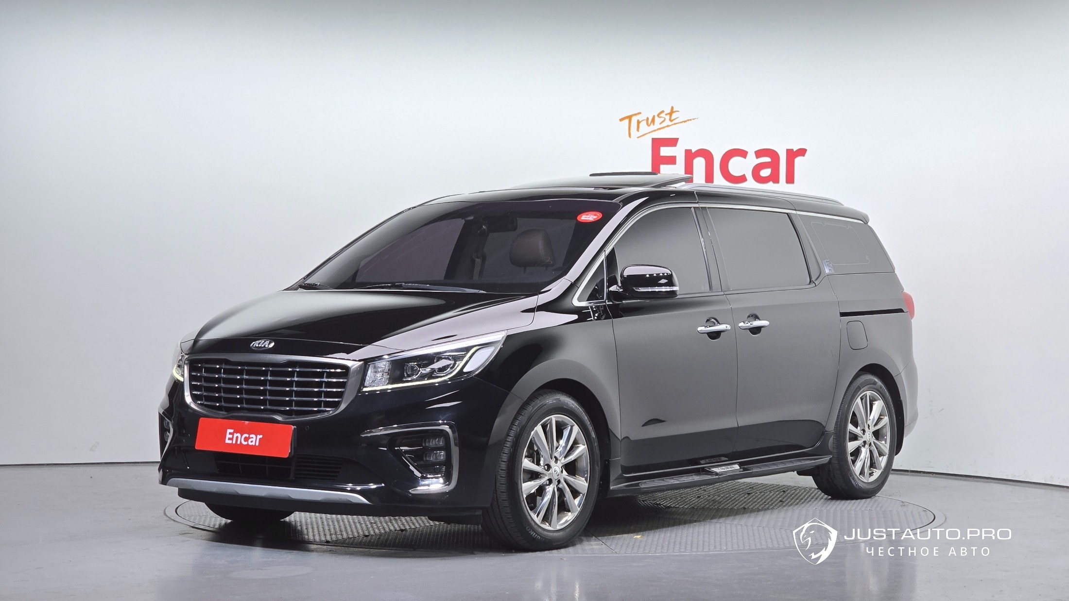 Автомобиль Kia Canival