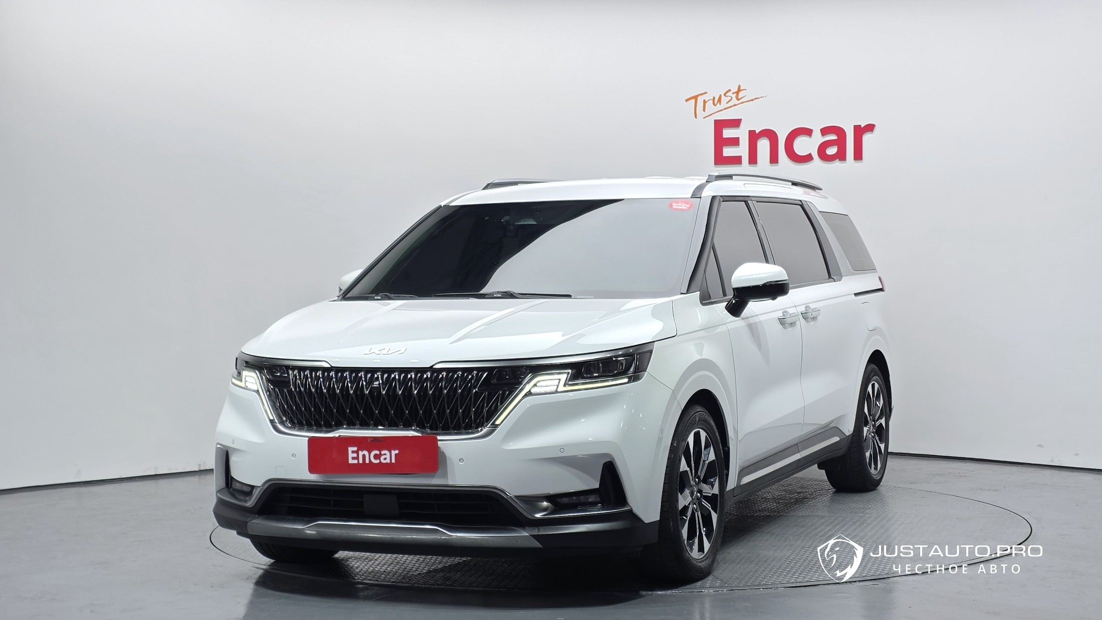 Автомобиль Kia Canival