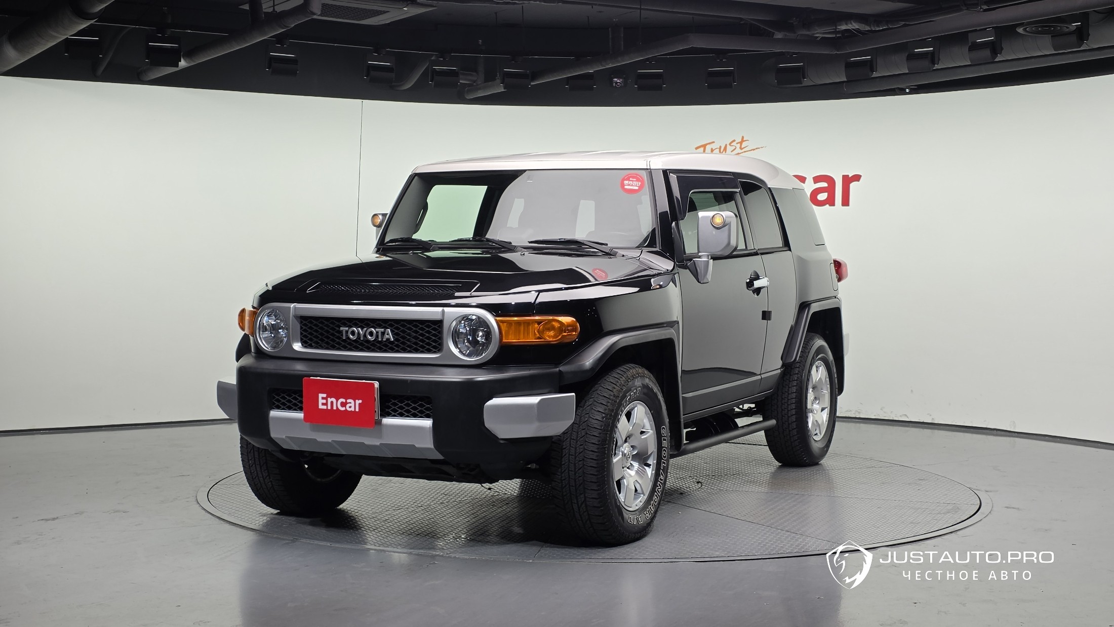 Автомобиль Toyota FJ Cruiser