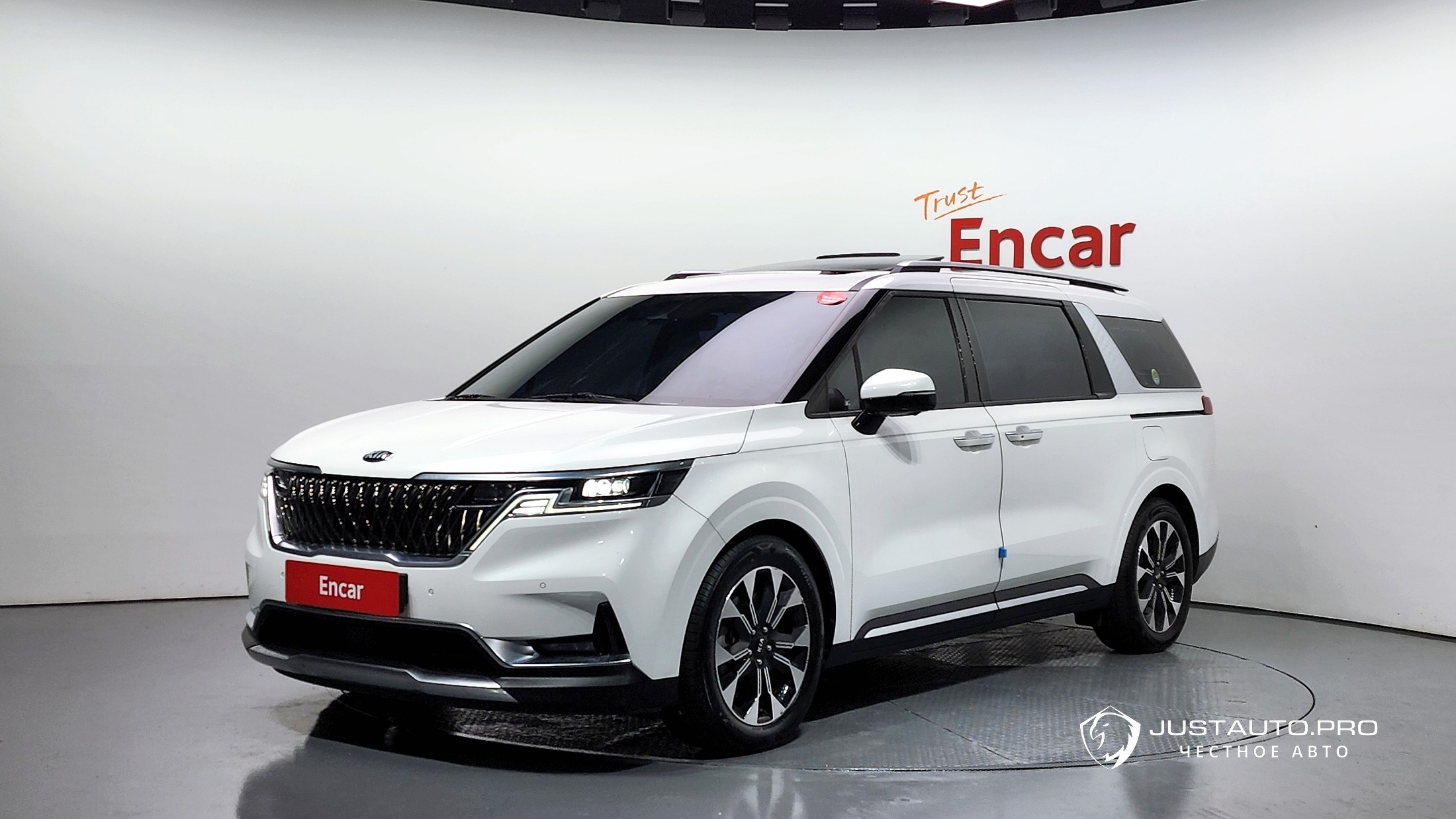 Автомобиль Kia Canival