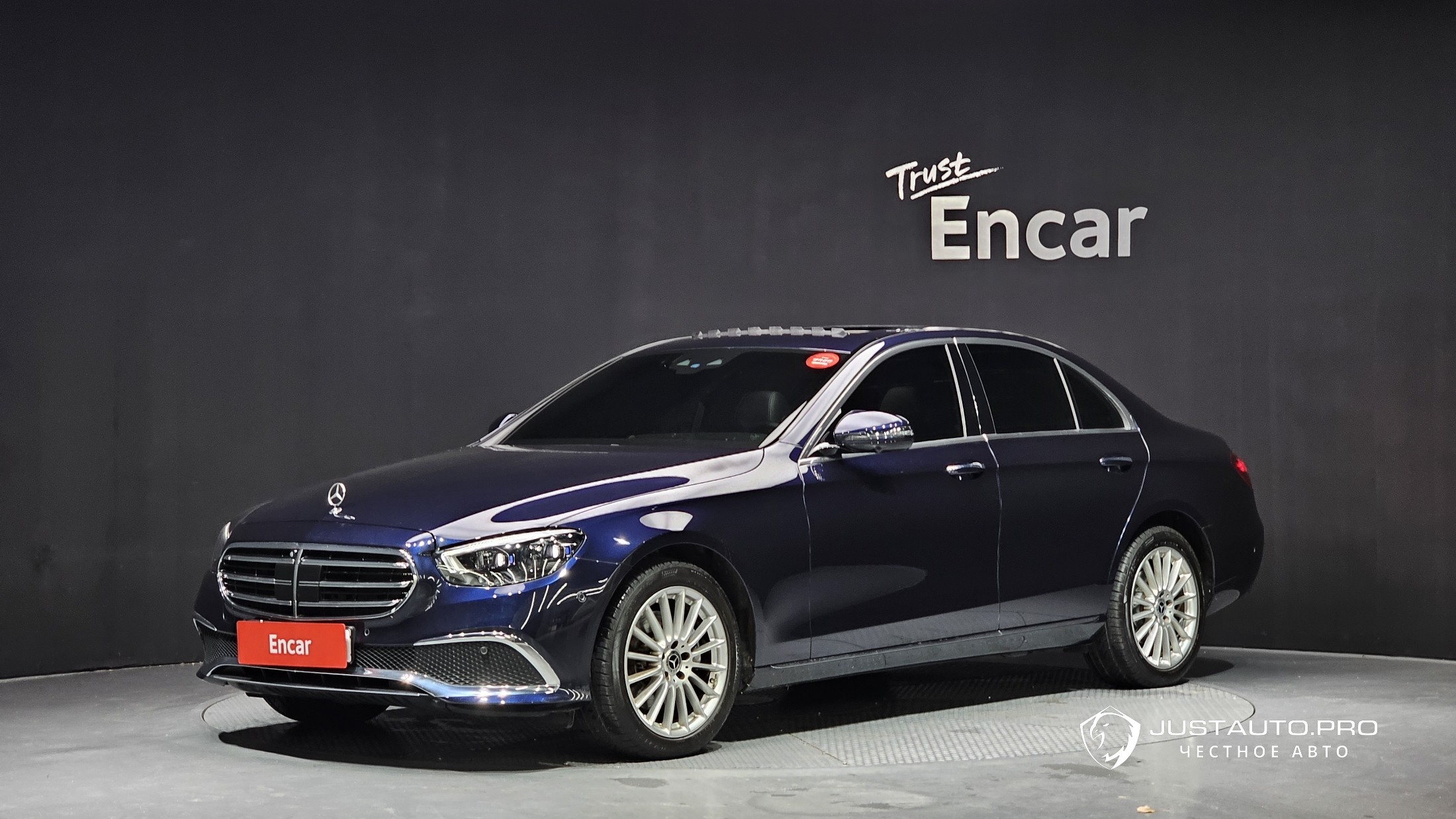 Автомобиль Mercedes-Benz E-Class