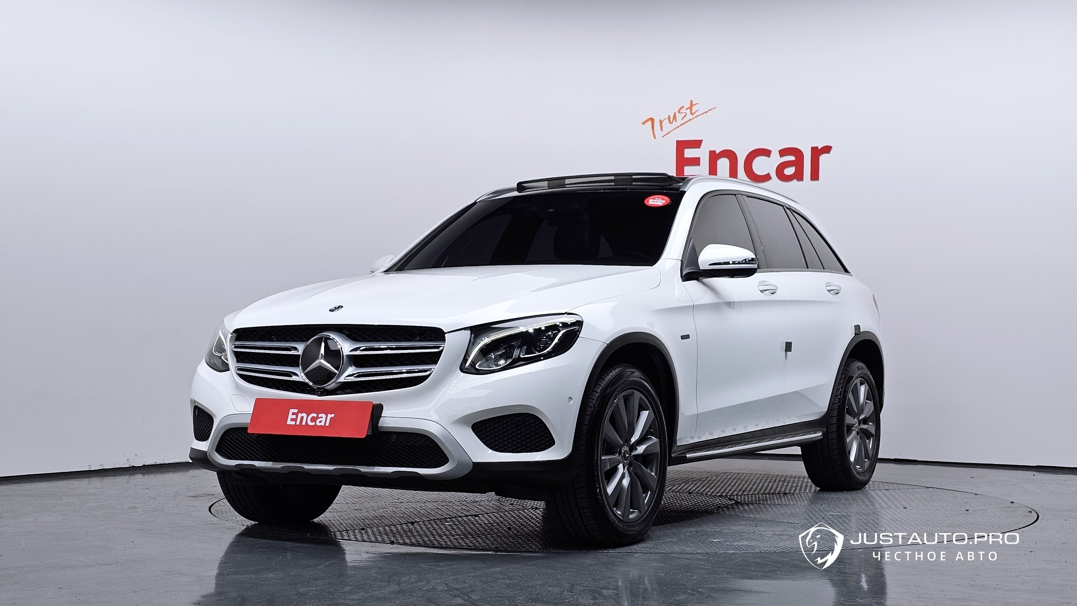 Автомобиль Mercedes-Benz GLC-Class