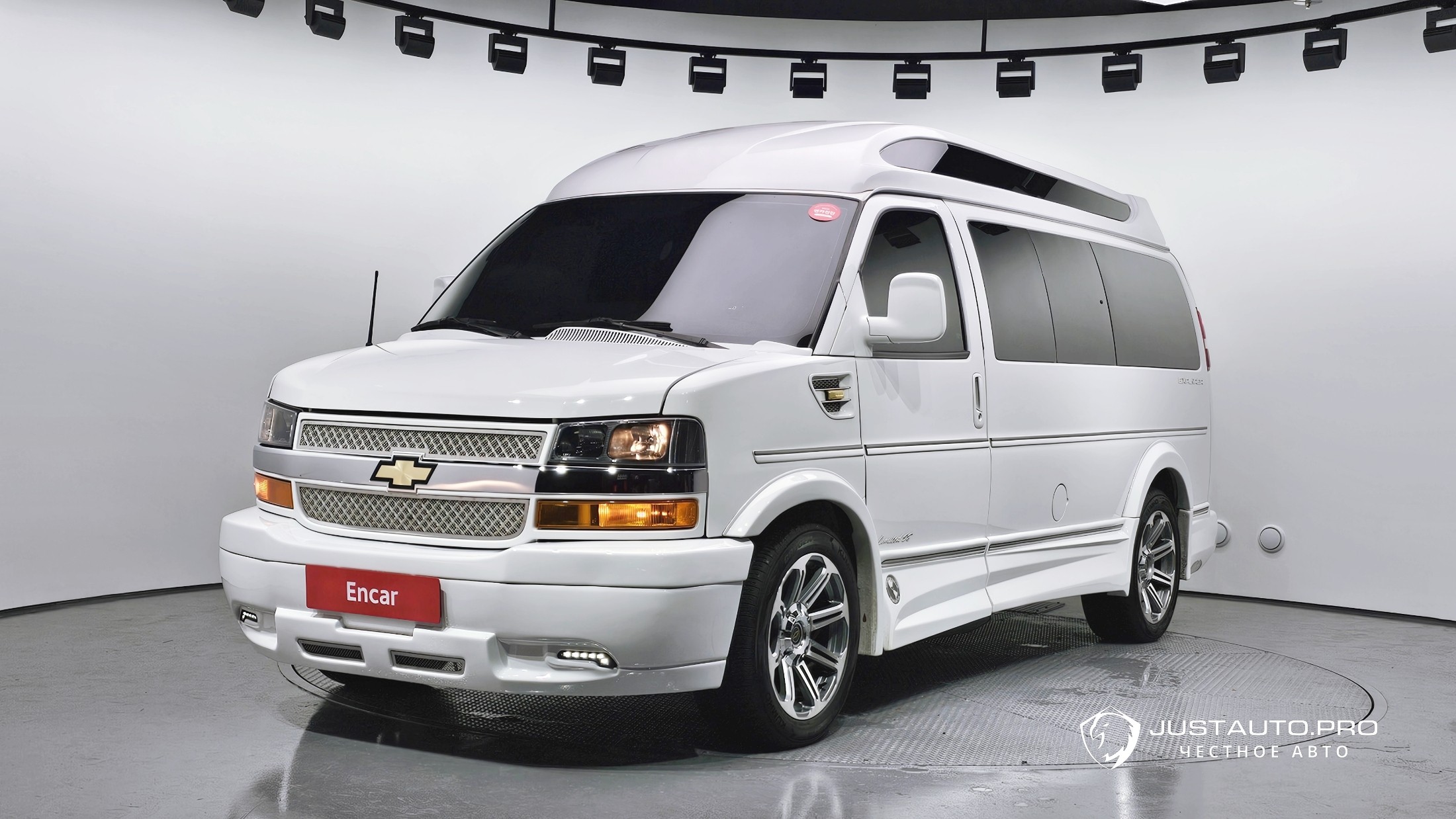Автомобиль Chevrolet Express Van