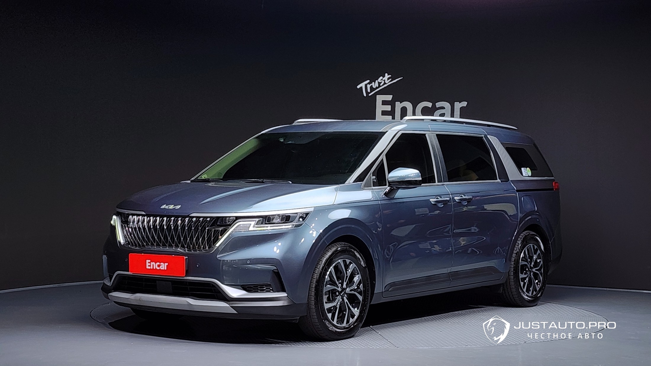 Автомобиль Kia Canival