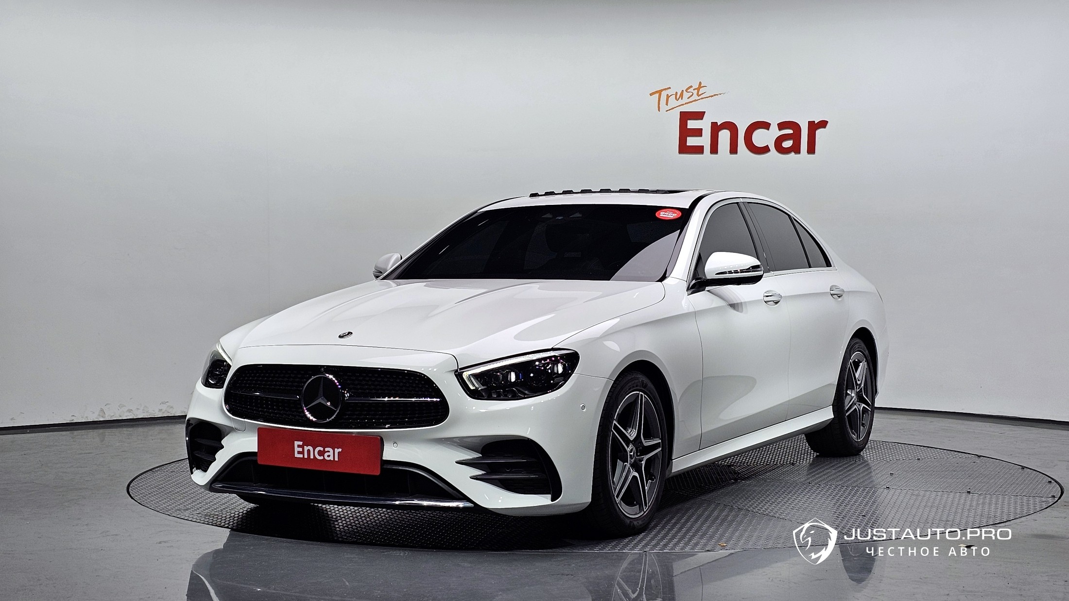 Автомобиль Mercedes-Benz E-Class