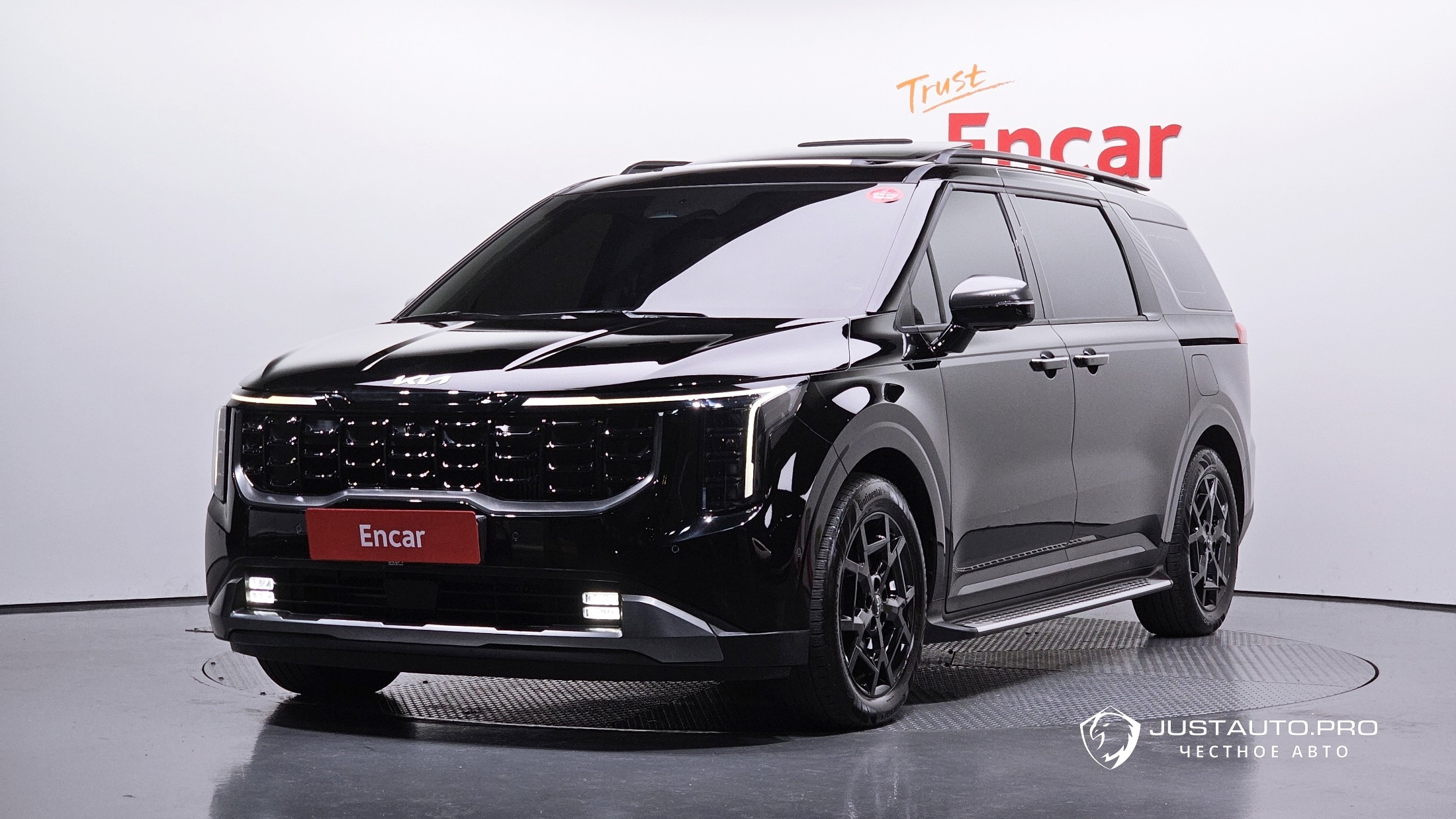 Автомобиль Kia Canival