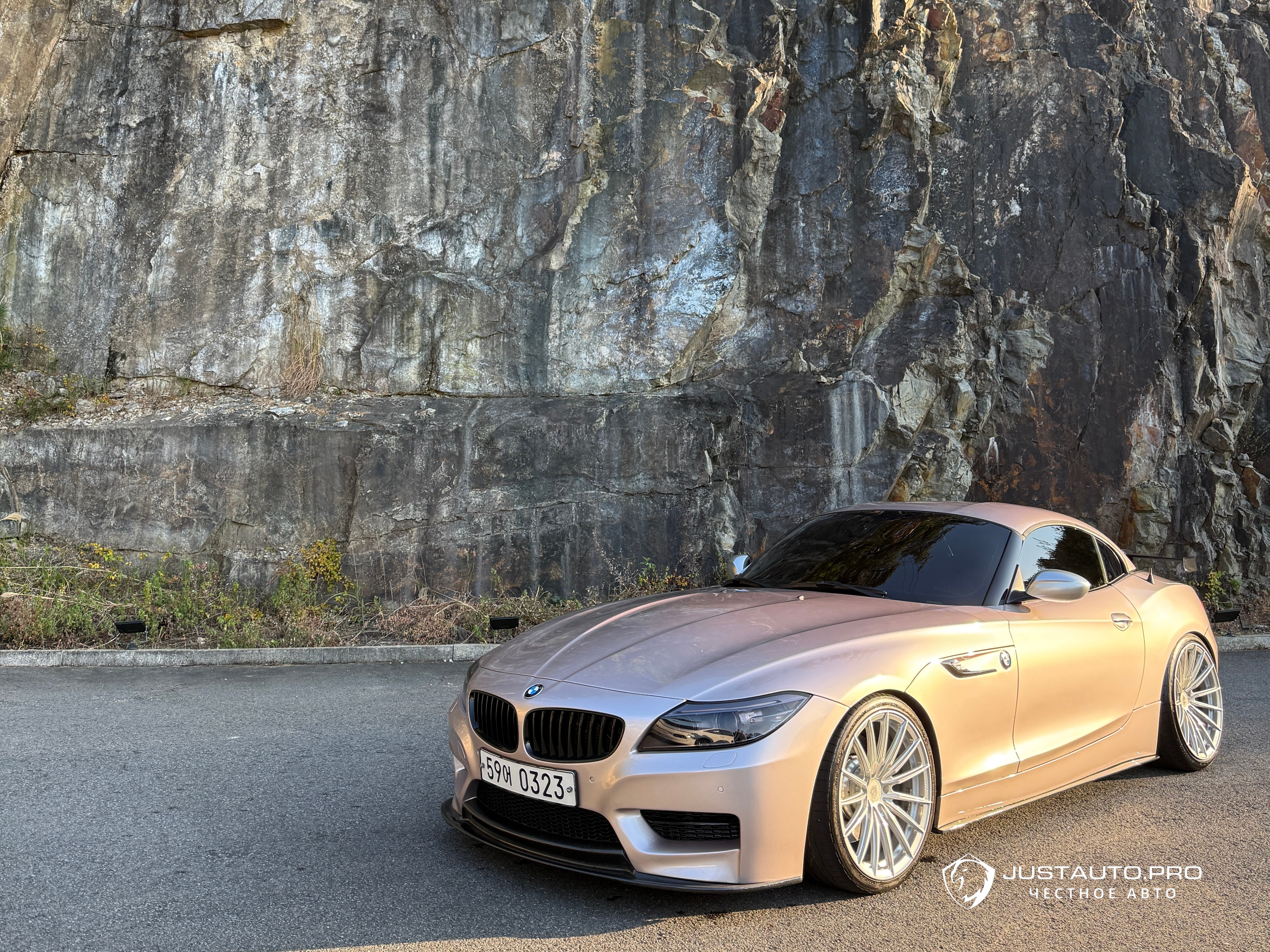 Автомобиль BMW Z4