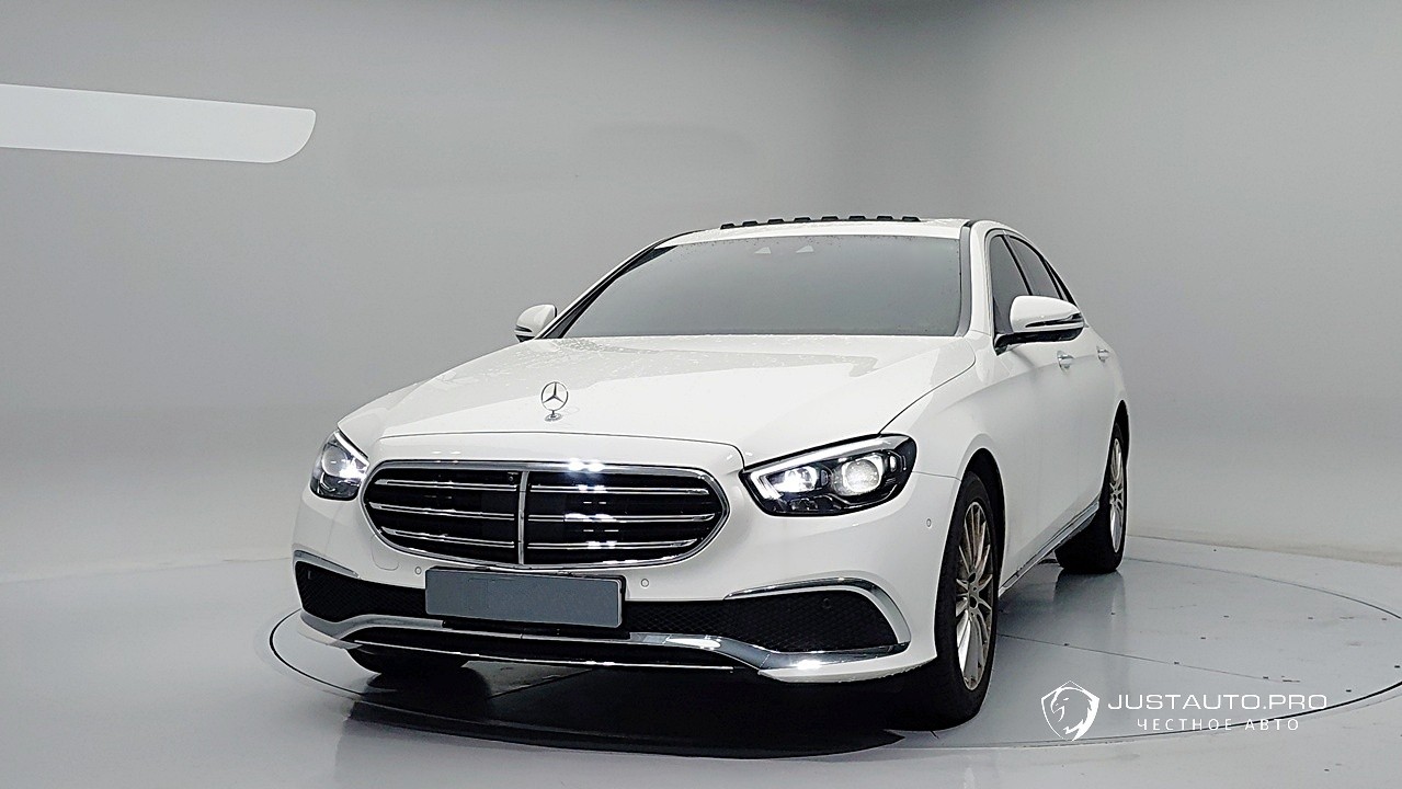 Автомобиль Mercedes-Benz E-Class