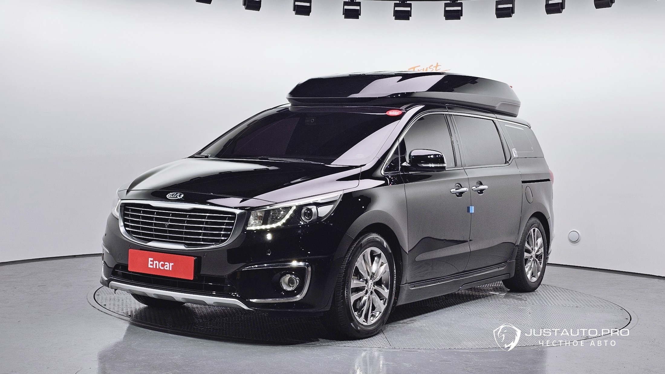Автомобиль Kia Canival
