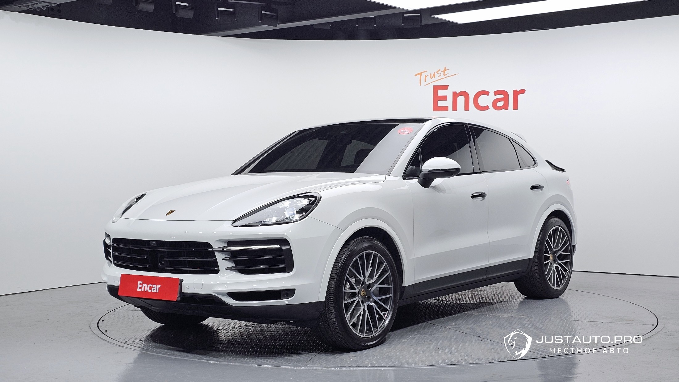 Автомобиль Porsche Cayenne