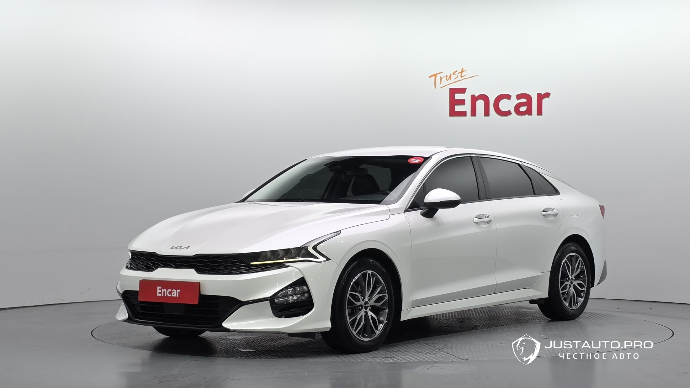 Автомобиль Kia K5