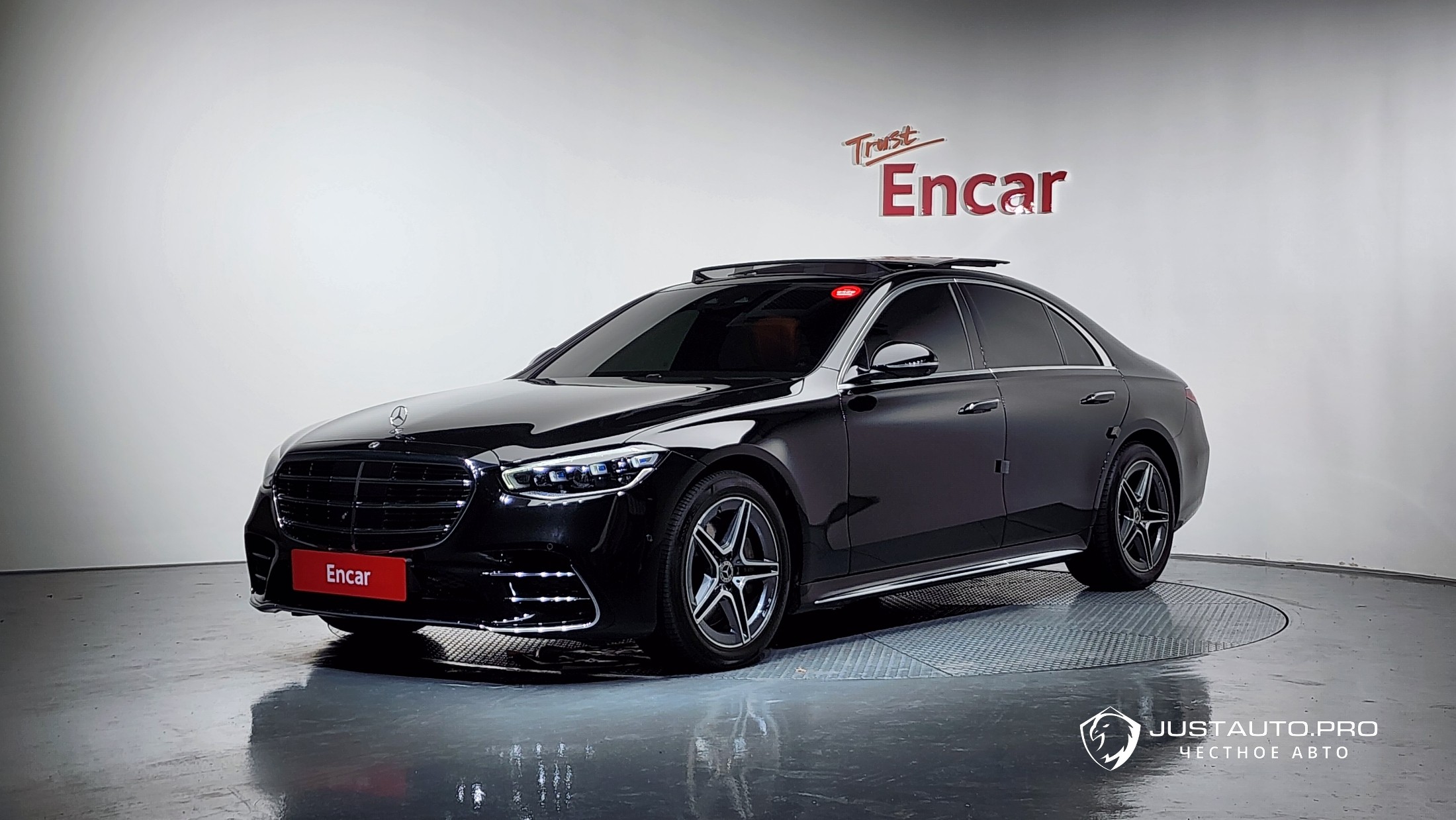 Автомобиль Mercedes-Benz S-Class