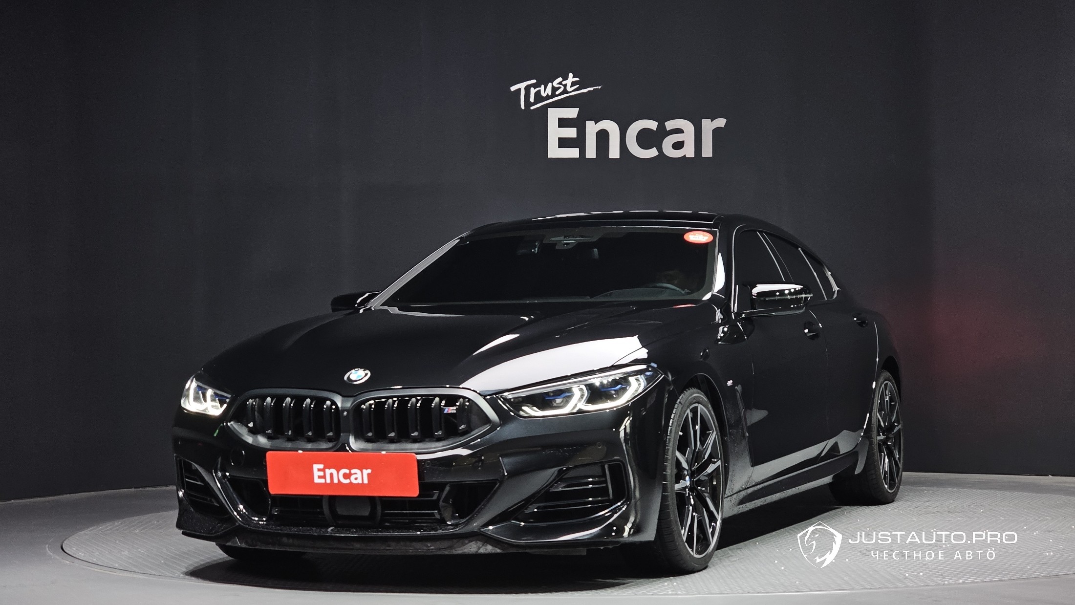 Автомобиль BMW 8-Series