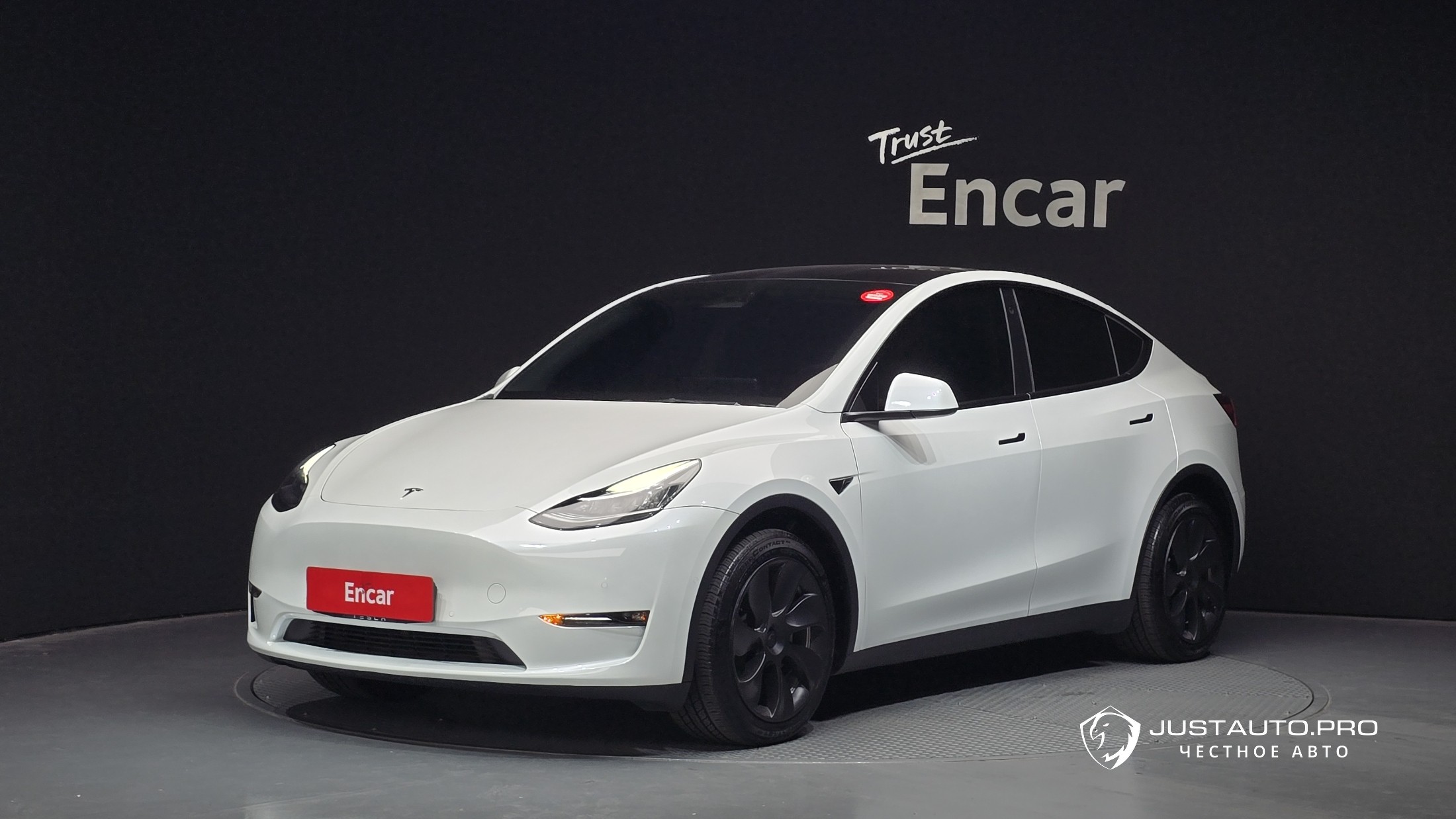 Автомобиль Tesla Model Y