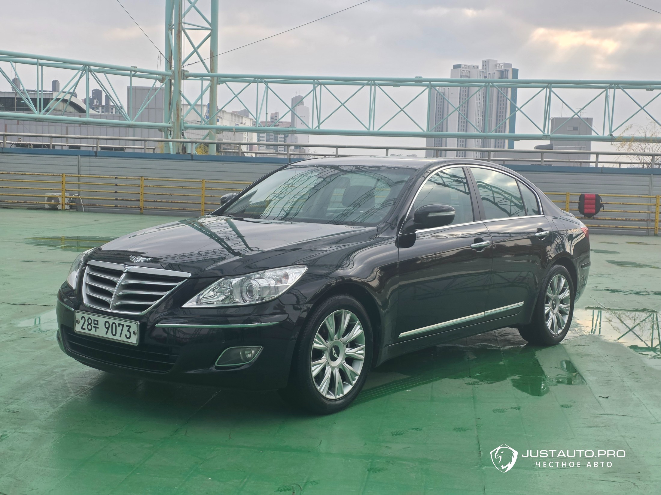 Автомобиль Hyundai Genesis
