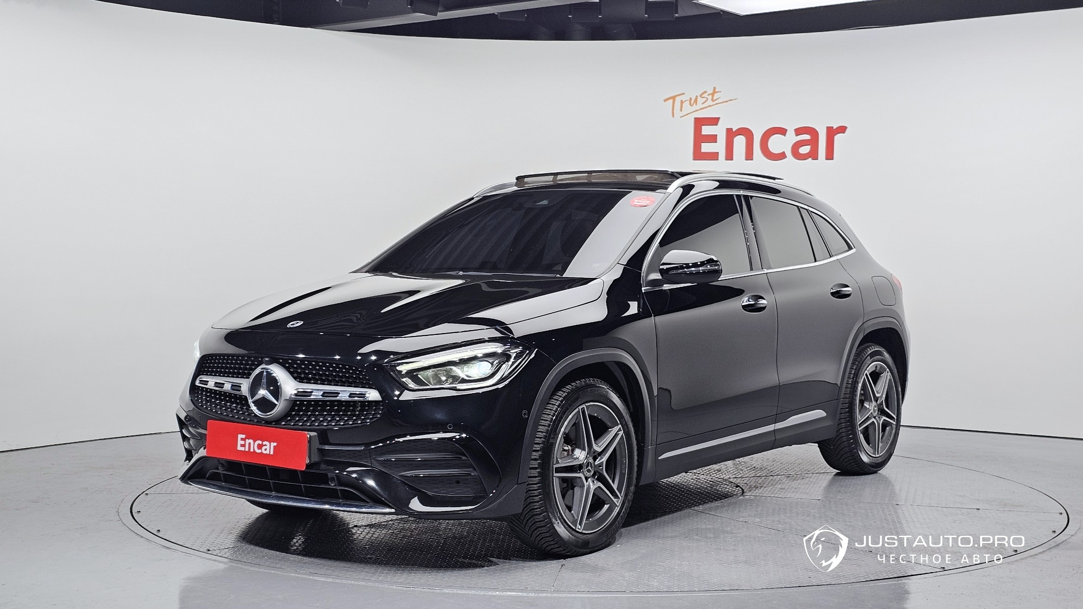 Автомобиль Mercedes-Benz GLA-Class