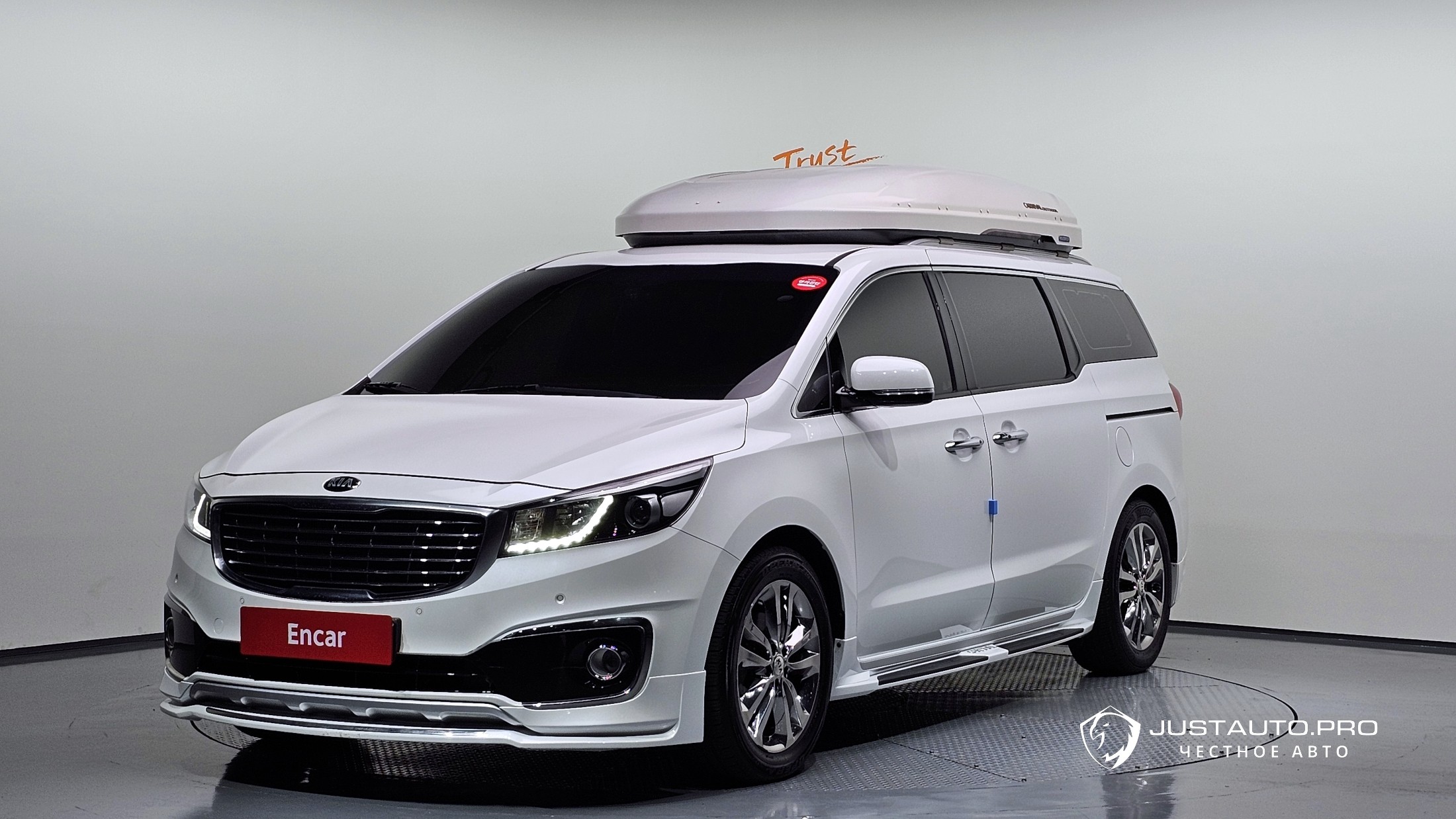 Автомобиль Kia Canival