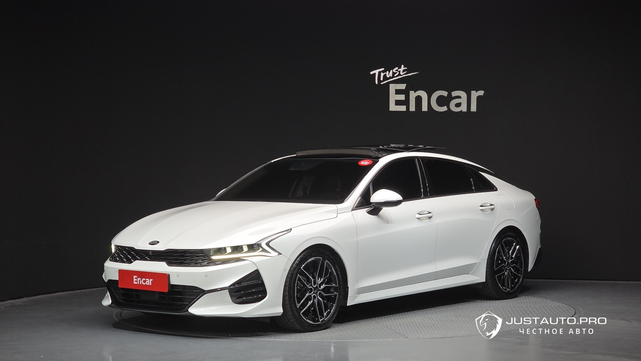 Автомобиль Kia K5