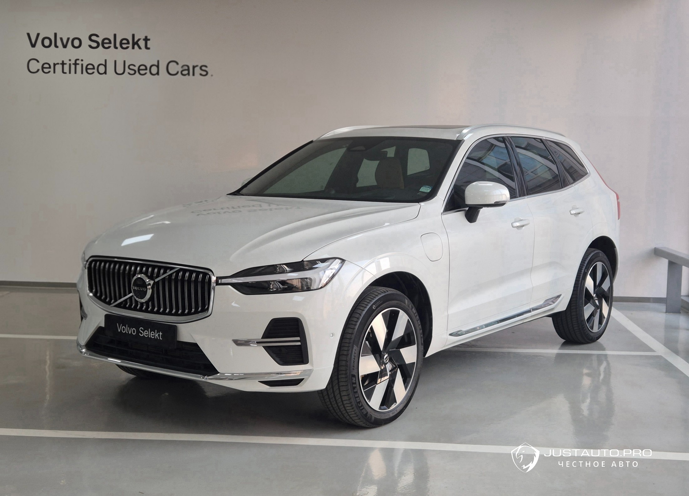 Автомобиль Volvo XC60