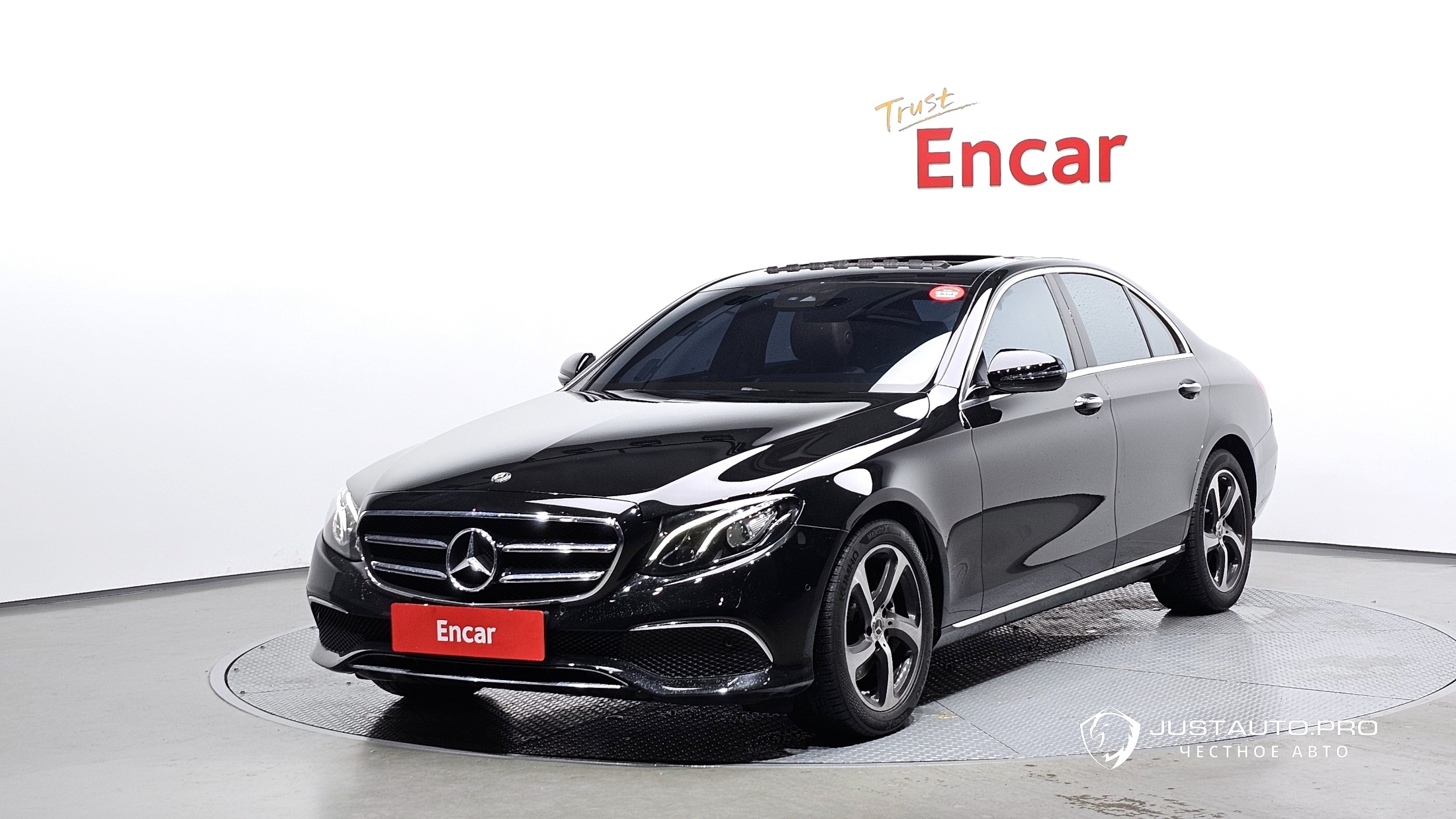 Автомобиль Mercedes-Benz E-Class