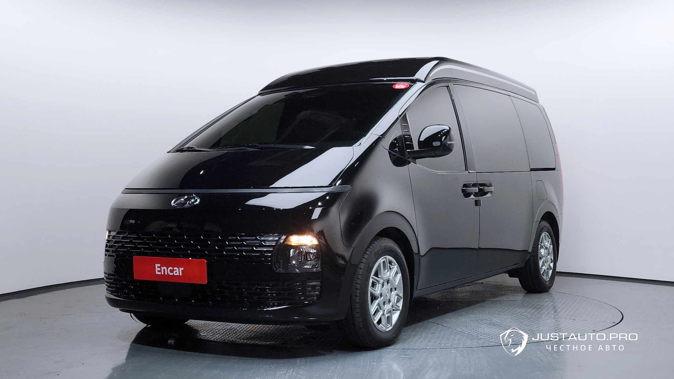 Автомобиль Hyundai Staria