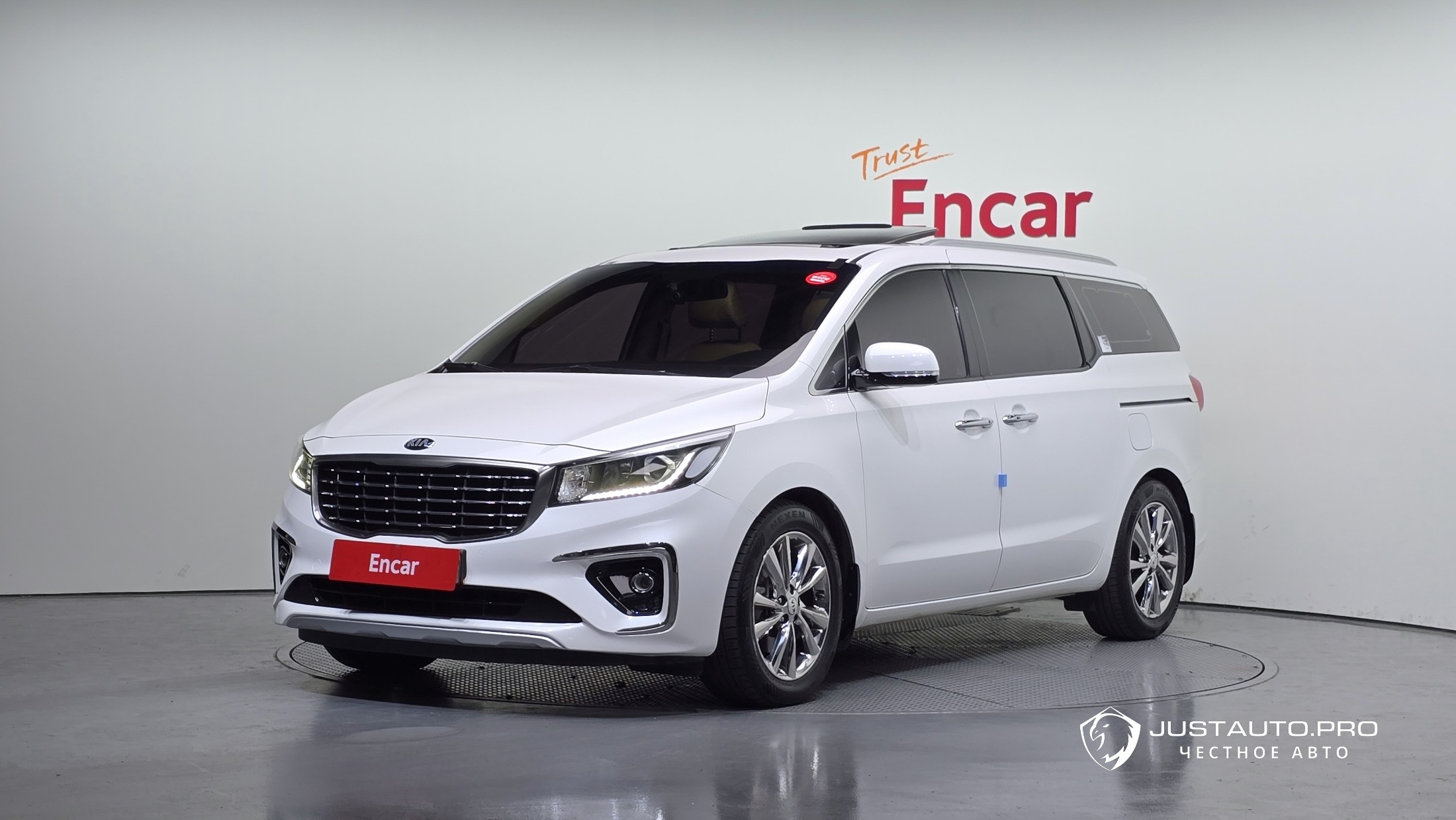 Автомобиль Kia Canival