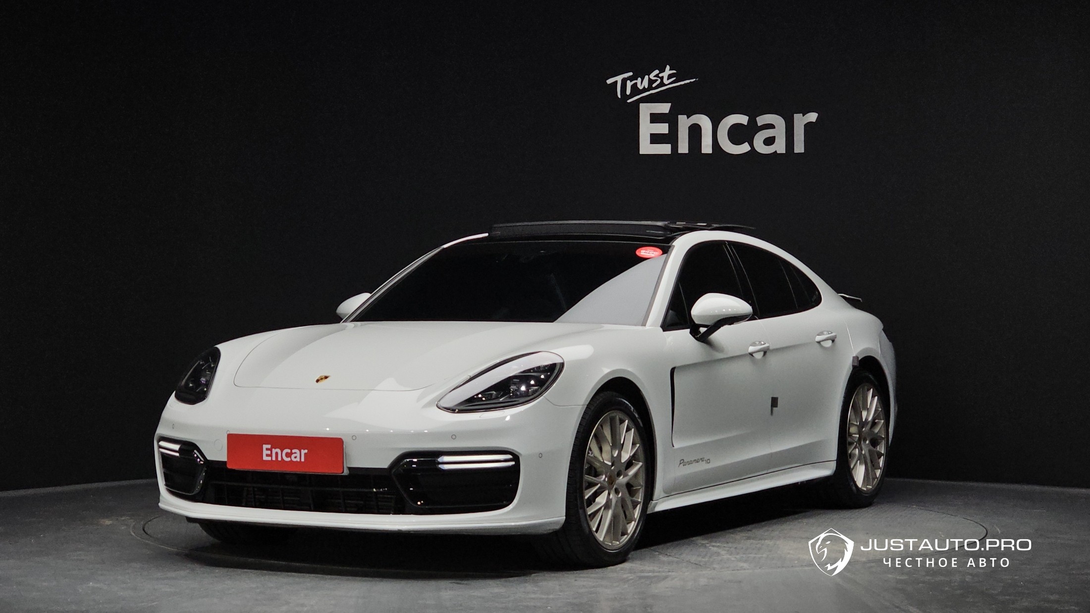 Автомобиль Porsche Panamera