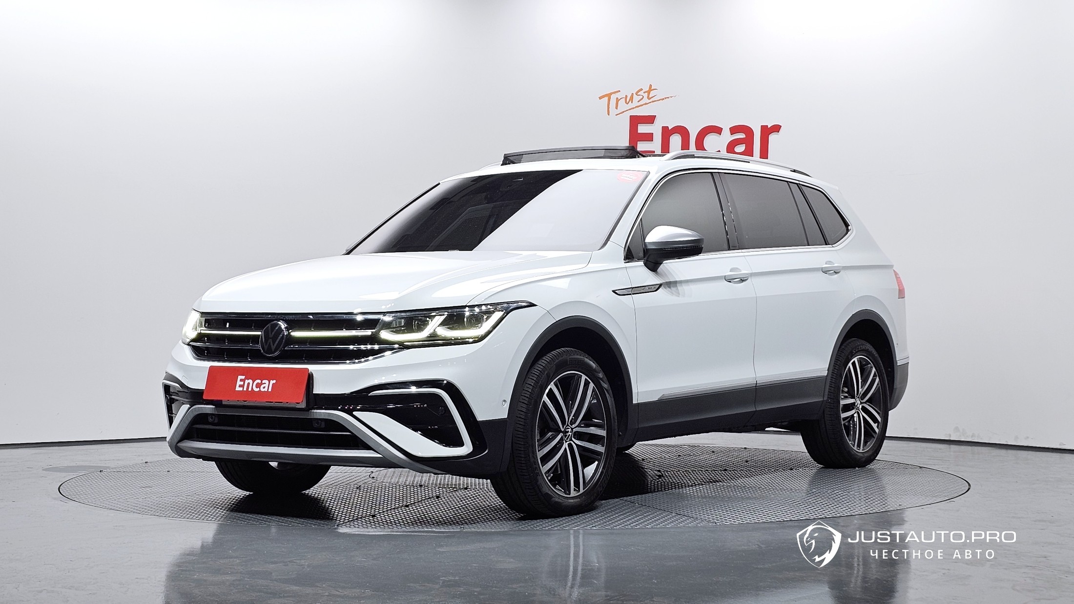 Автомобиль Volkswagen Tiguan