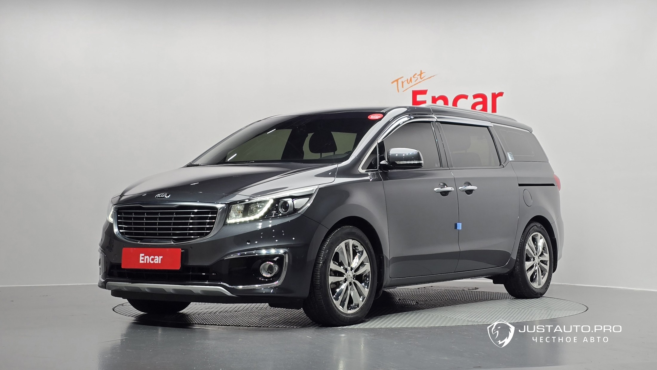 Автомобиль Kia Canival