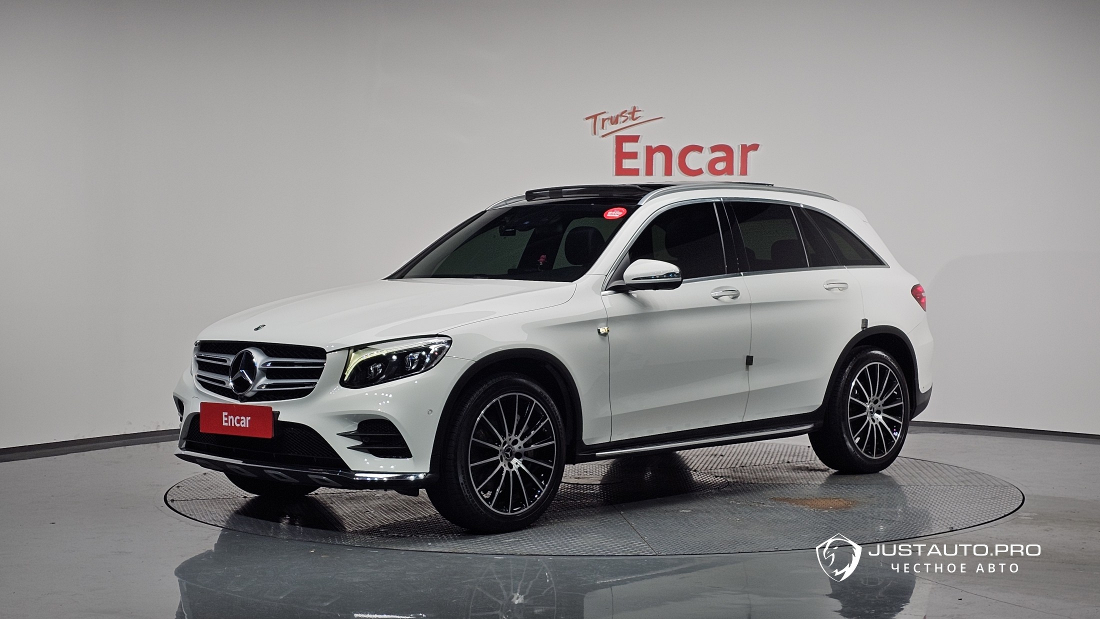 Автомобиль Mercedes-Benz GLC-Class