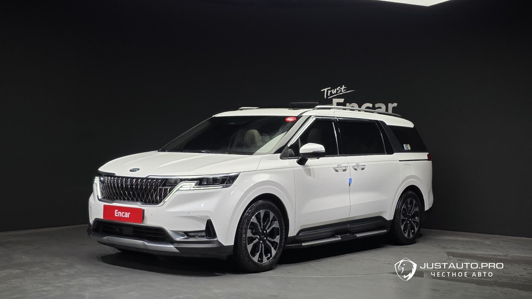 Автомобиль Kia Canival