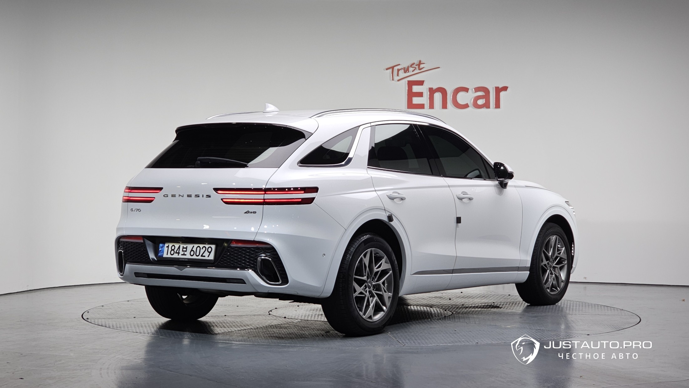 Автомобиль Genesis GV70