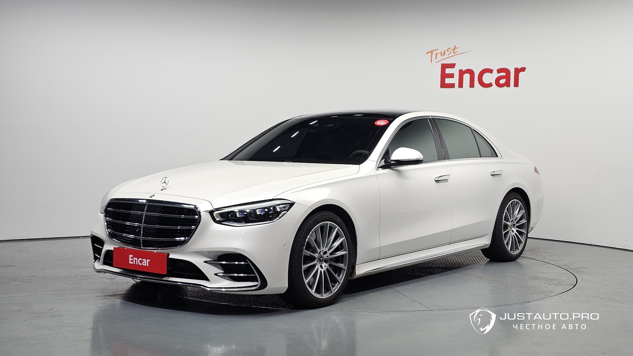 Автомобиль Mercedes-Benz S-Class