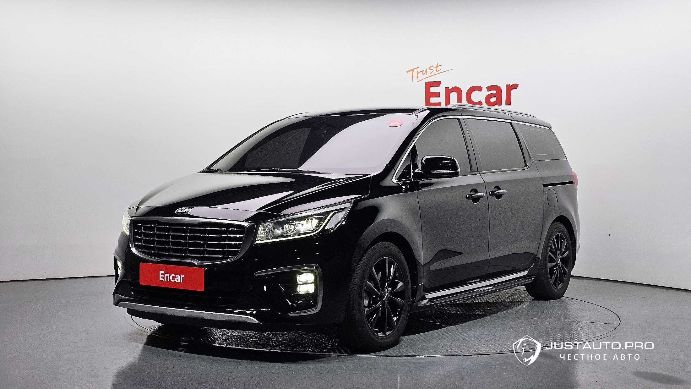 Автомобиль Kia Canival