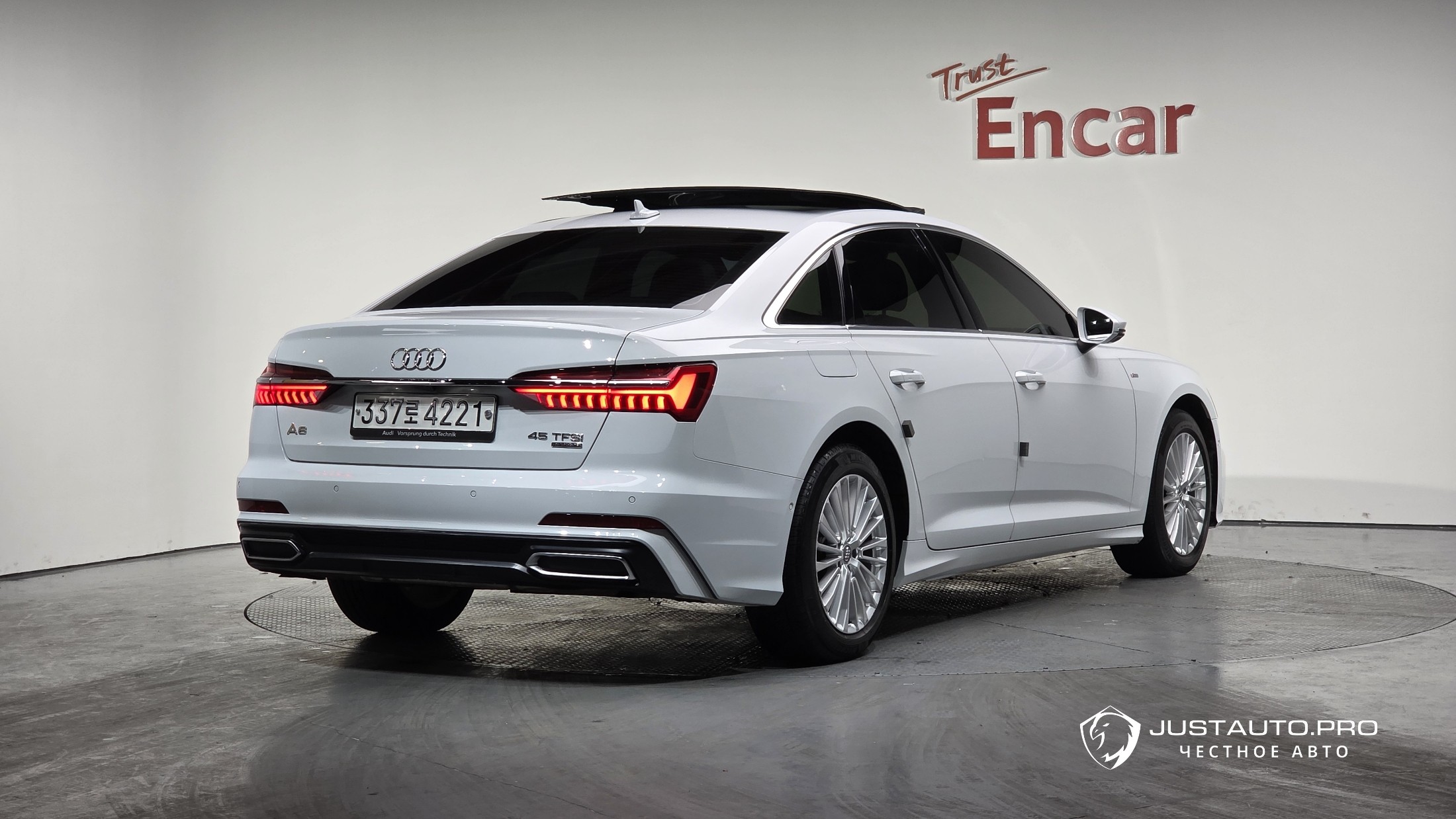 Автомобиль Audi A6