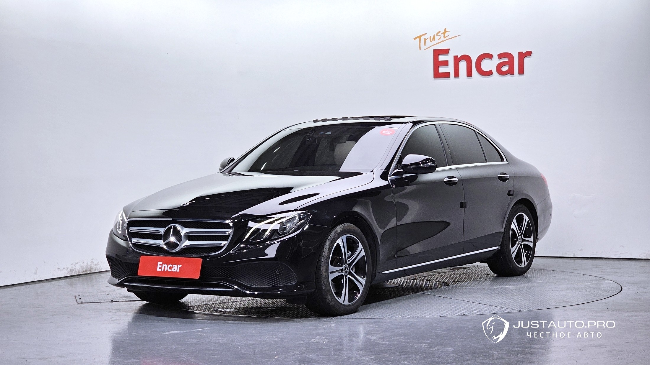 Автомобиль Mercedes-Benz E-Class