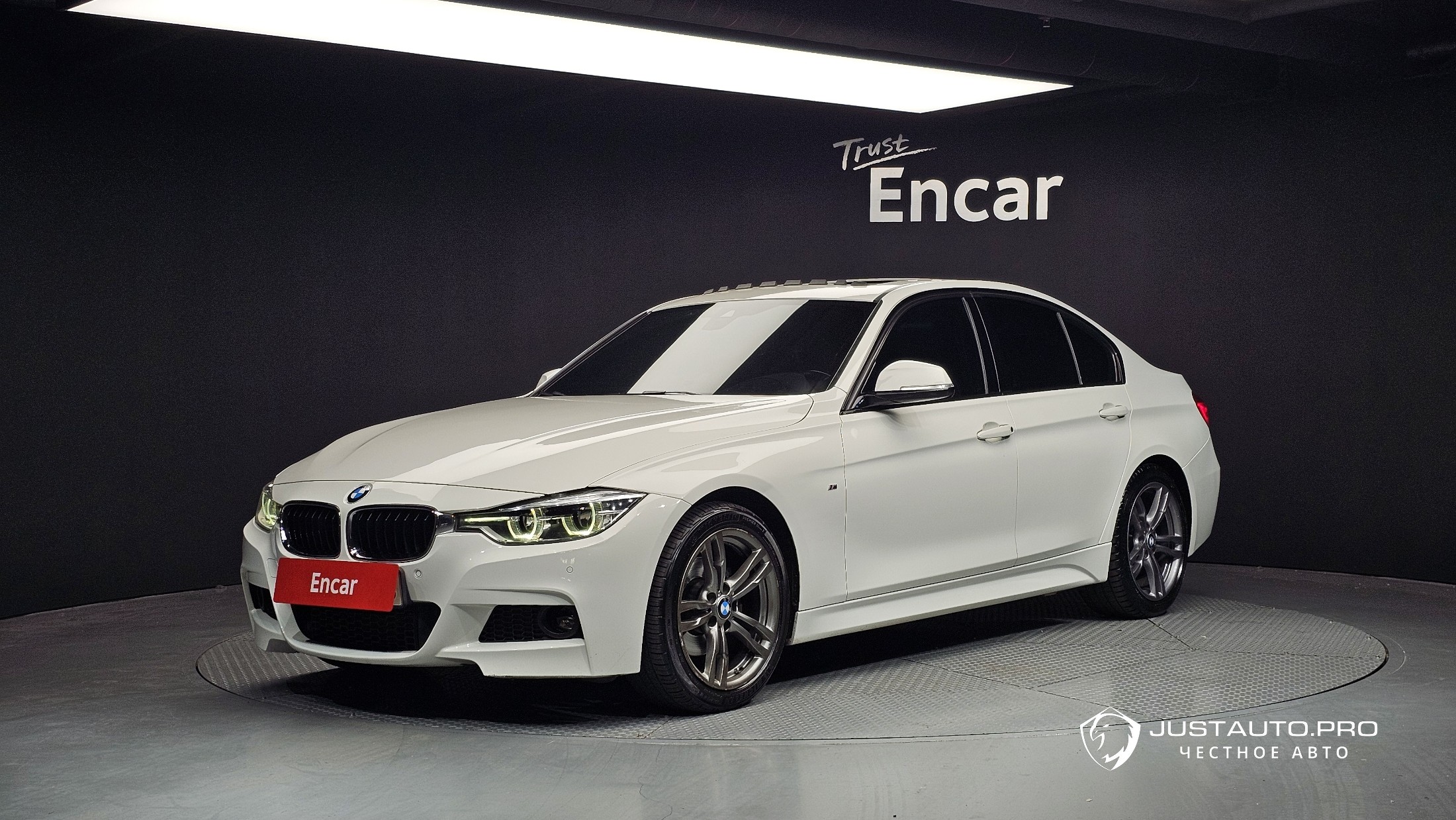 Автомобиль BMW 3-Series