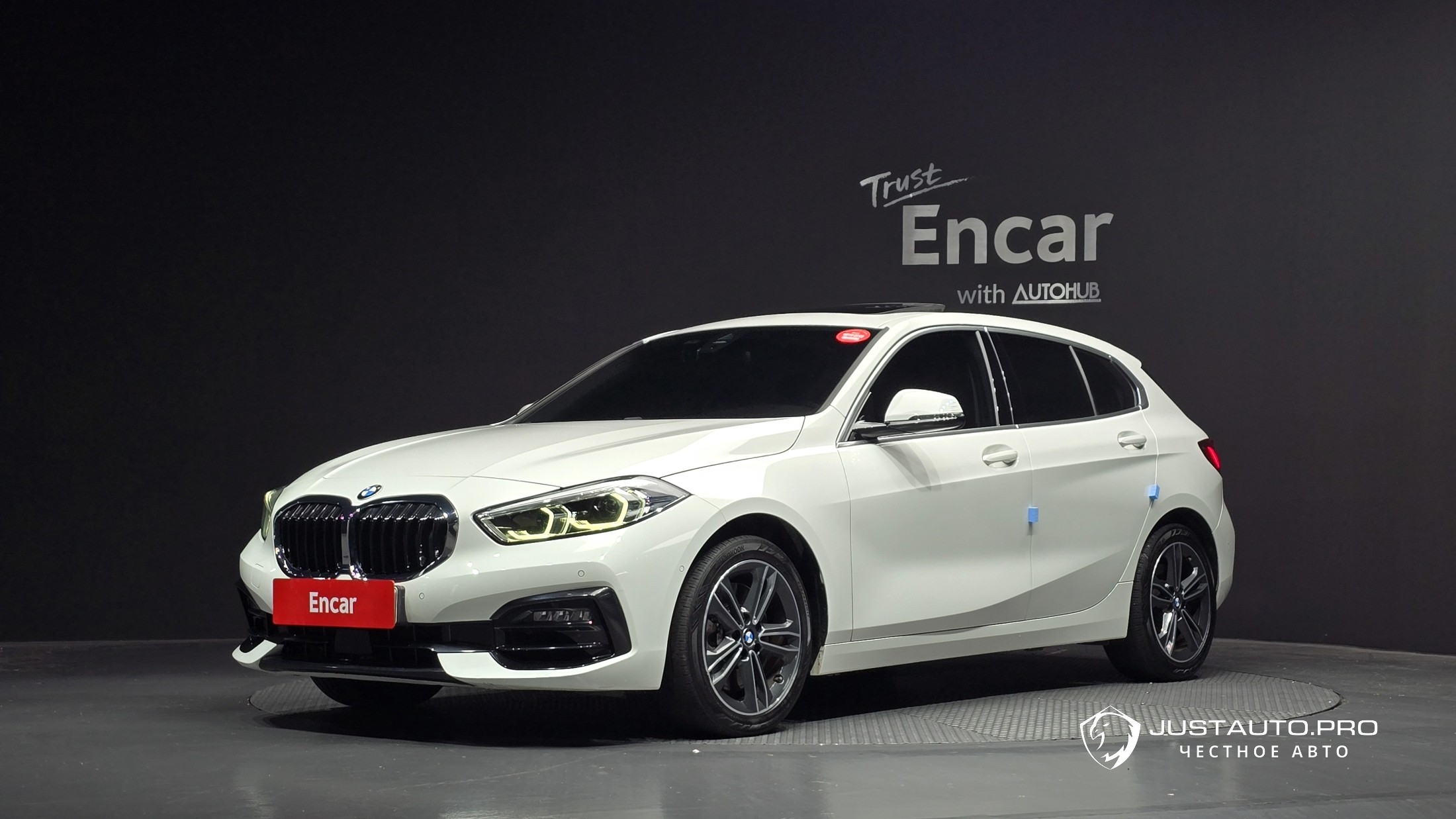 Автомобиль BMW 1-Series