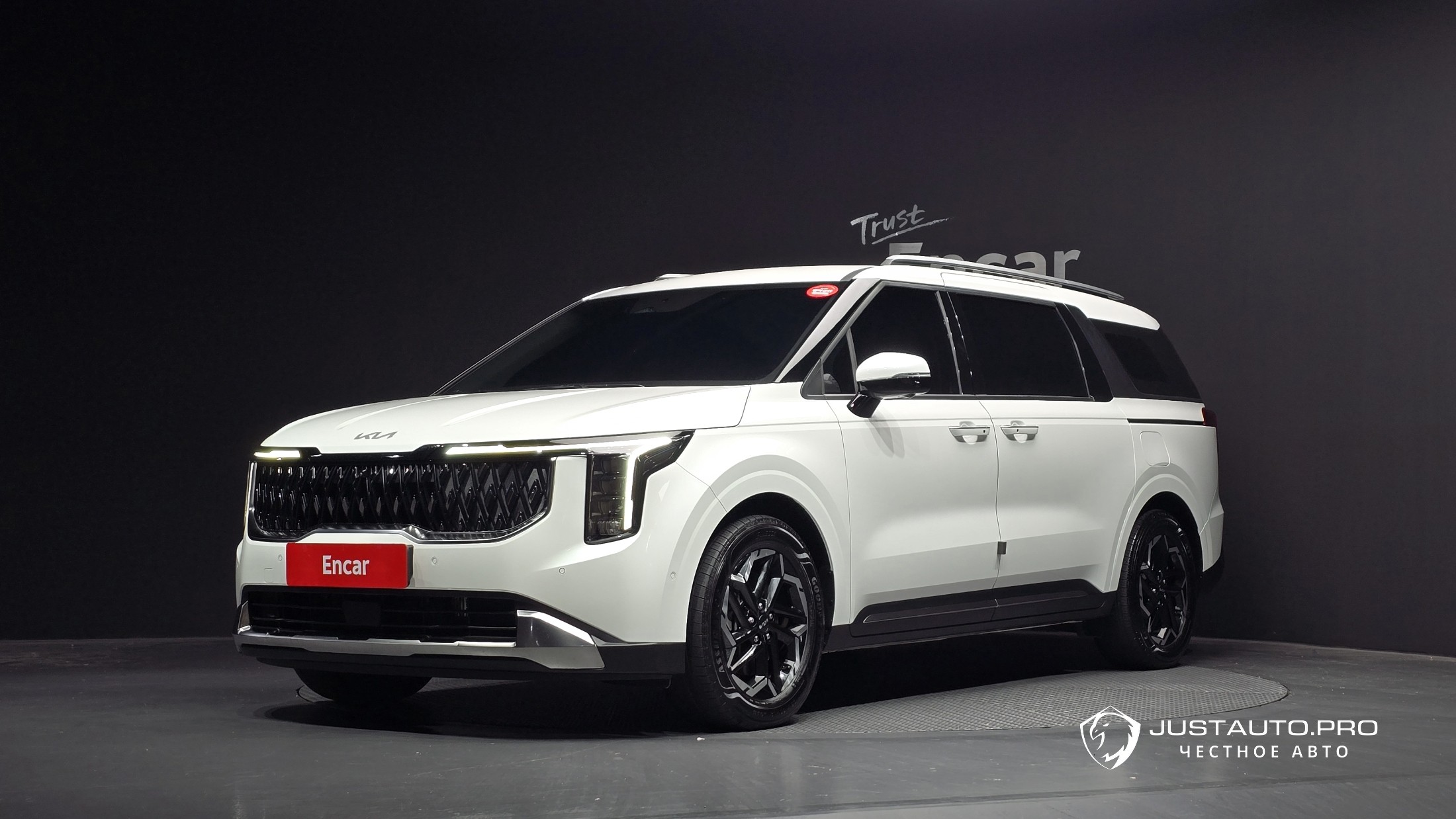 Автомобиль Kia Canival