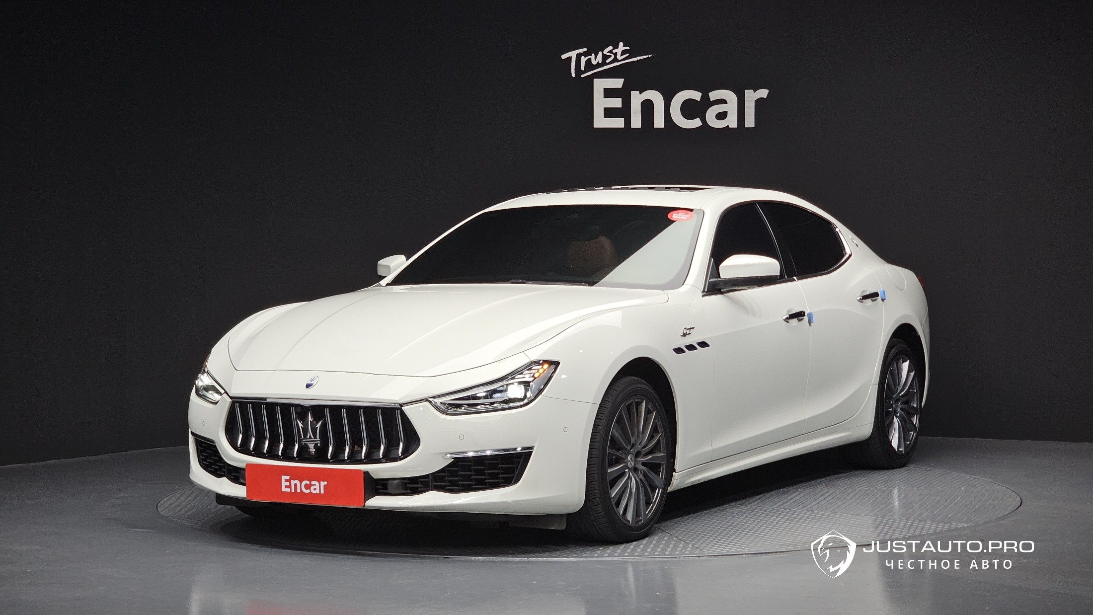 Автомобиль Maserati Ghibli