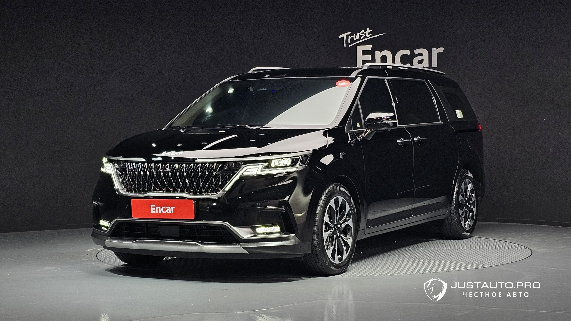 Автомобиль Kia Canival