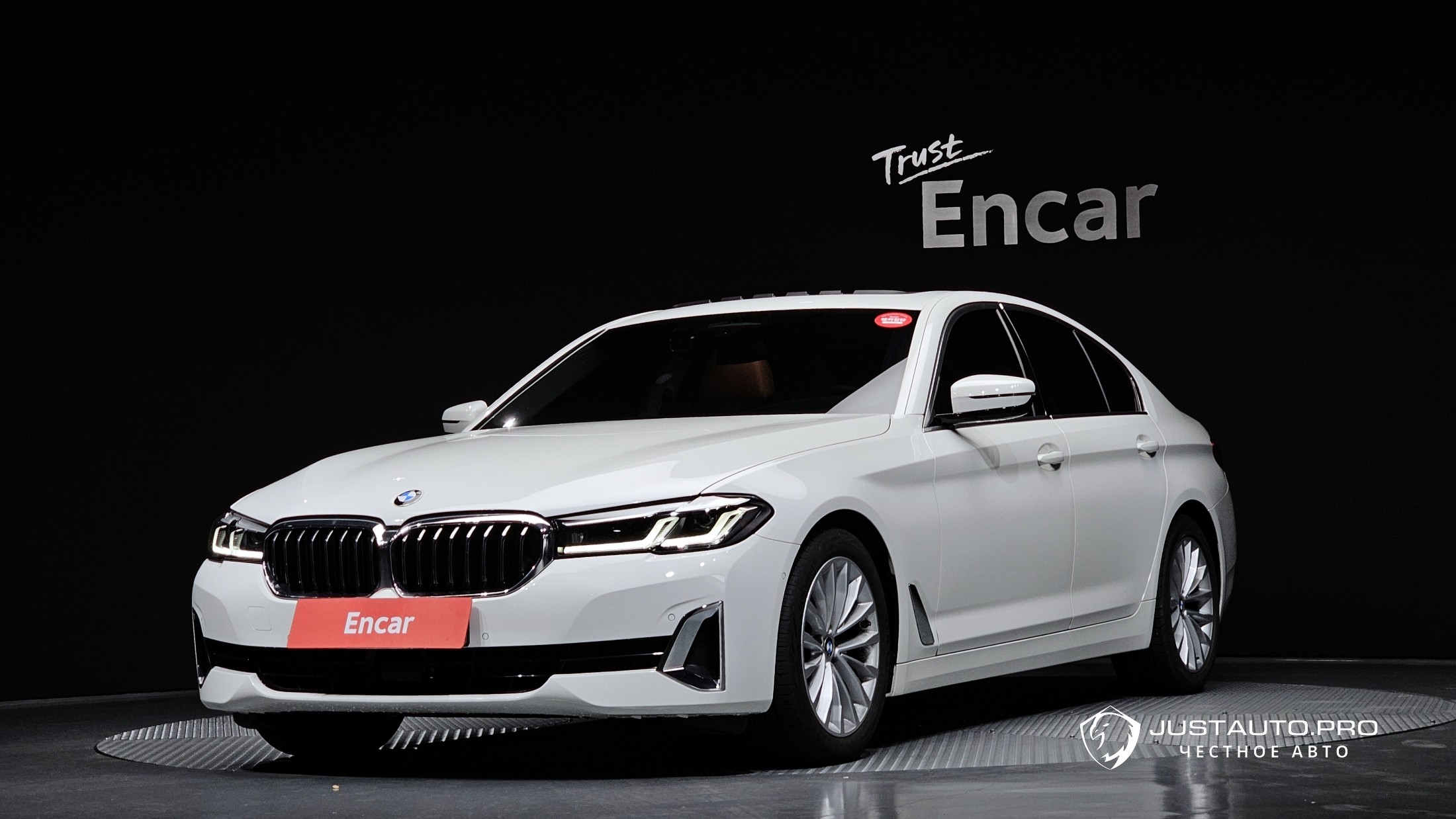 Автомобиль BMW 5-Series